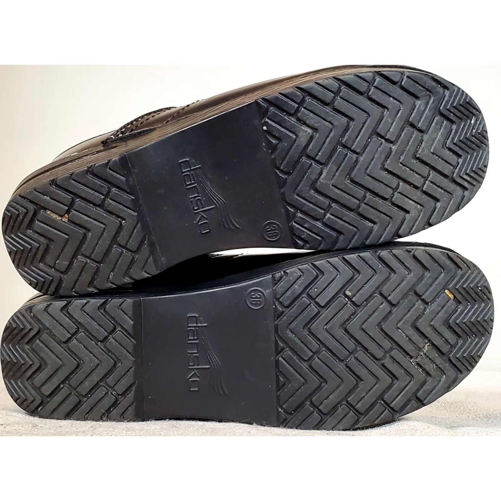 Dansko Dansko Clog Womens Black Leather Professional Work Clogs Women Size Size ONE SIZE - 7 Thumbnail