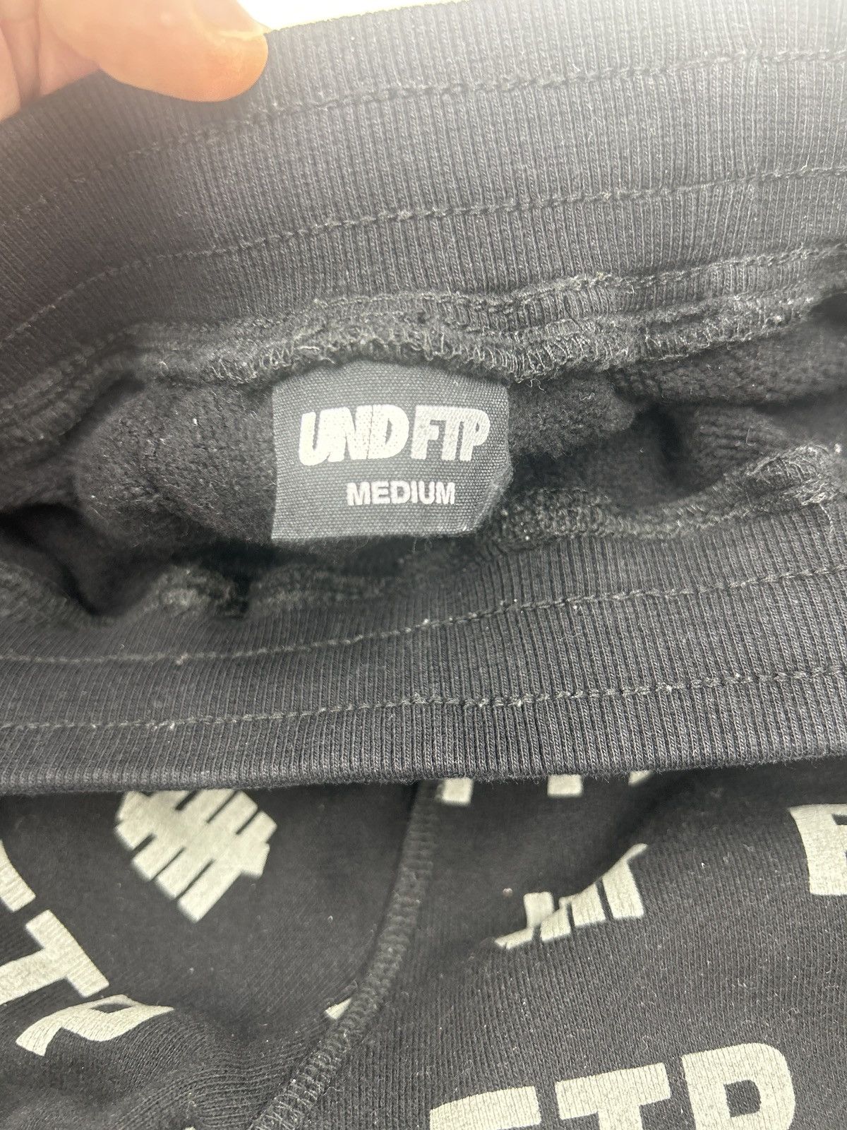 Fuck The Population × Undefeated Fuck The Population x Undefeated Logo Sweatpants / Joggers Size US 32 / EU 48 - 5 Thumbnail