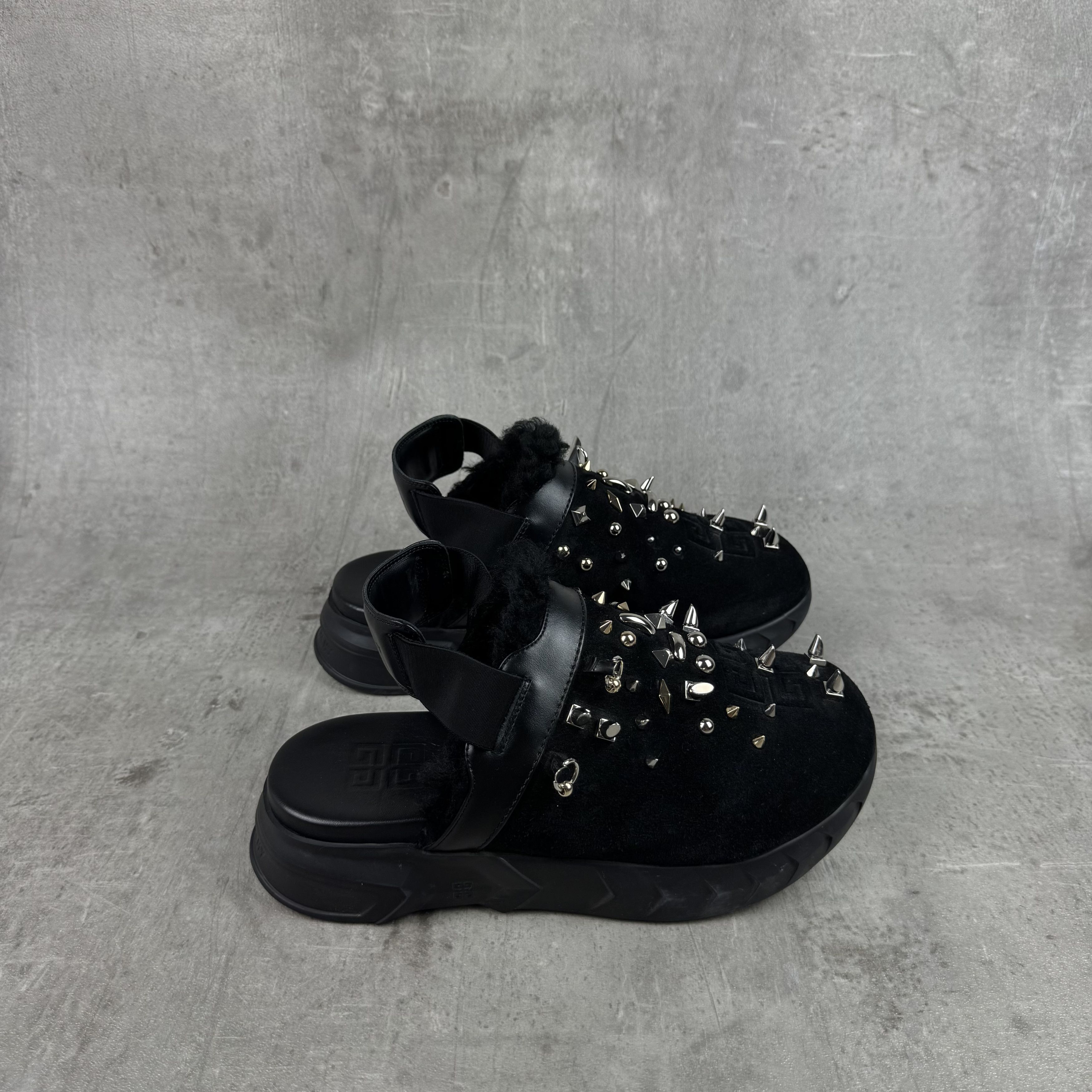 Givenchy GIVENCHY Marshmallow Spiked Shearling Slingback Clogs Mules Size US 7 / EU 40 - 6 Thumbnail