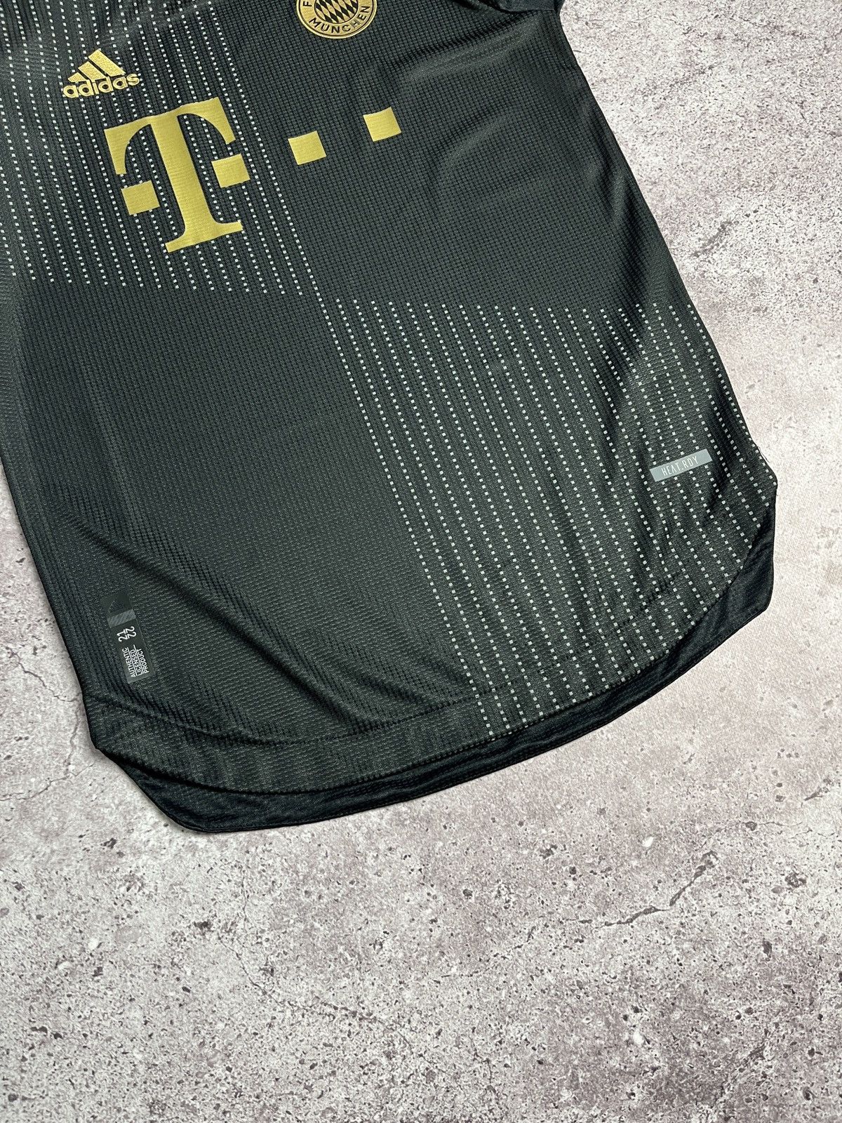 Adidas Adidas FC Bayern Munchen 21/22 Away Authentic Jersey Size US S / EU 44-46 / 1 - 4 Thumbnail