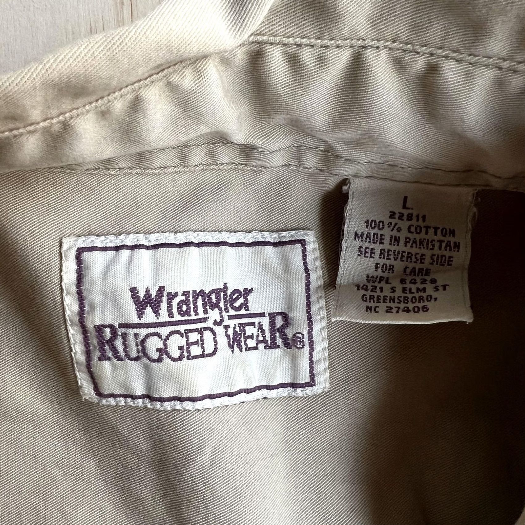 Wrangler Wrangler Rugged Wear Shirt Mens Large Gray Short Sleeve Button Front Cotton Twill Pockets Size US L / EU 52-54 / 3 - 2 Thumbnail