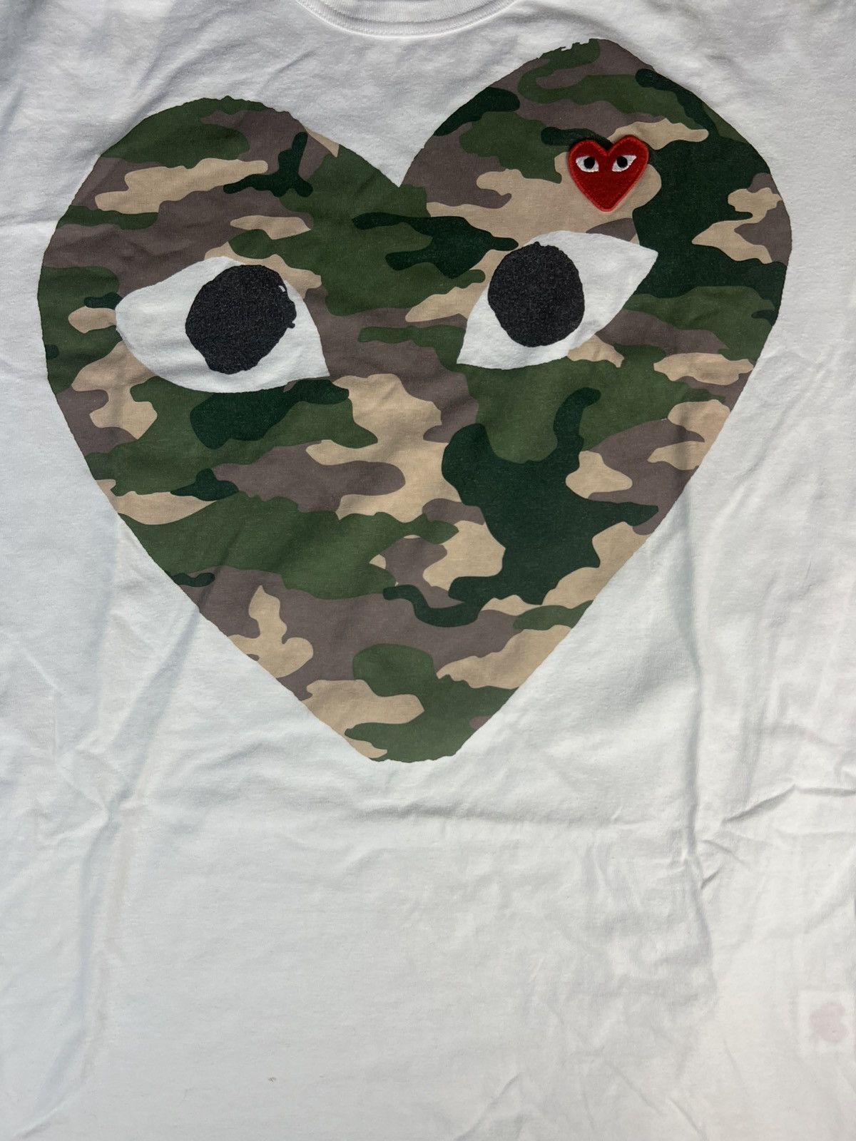 Comme des Garcons Comme des Garçons PLAY Large Camo Heart Tee White XL Unworn Size US XL / EU 56 / 4 - 3 Thumbnail