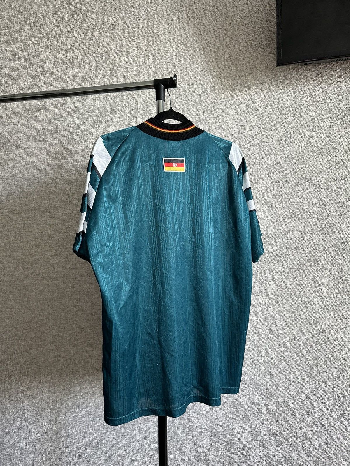 Adidas 1996 Adidas Germany Vintage Rare Away Soccer Jersey Size US L / EU 52-54 / 3 - 16 Thumbnail