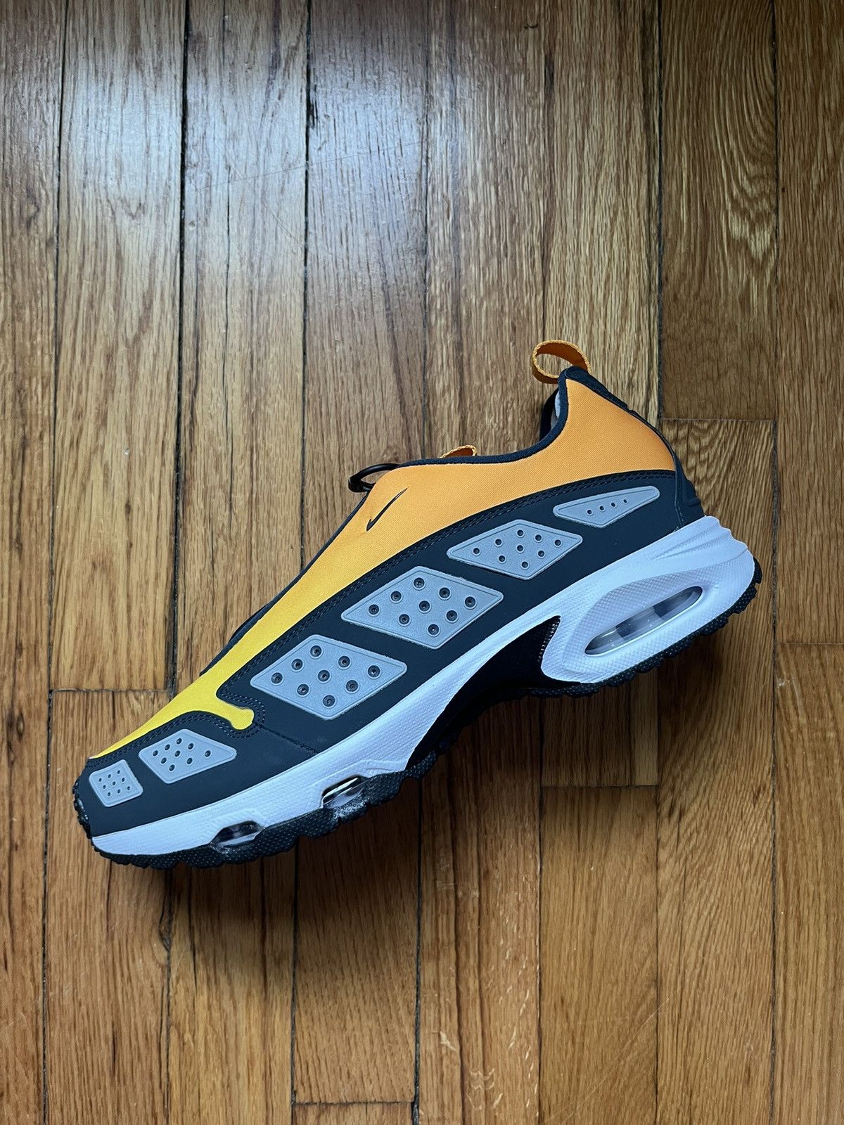 Nike Nike Air Max Sunder SNDR Canyon Gold HJ8080-700 Size US 9.5 / EU 42-43 - 8 Thumbnail