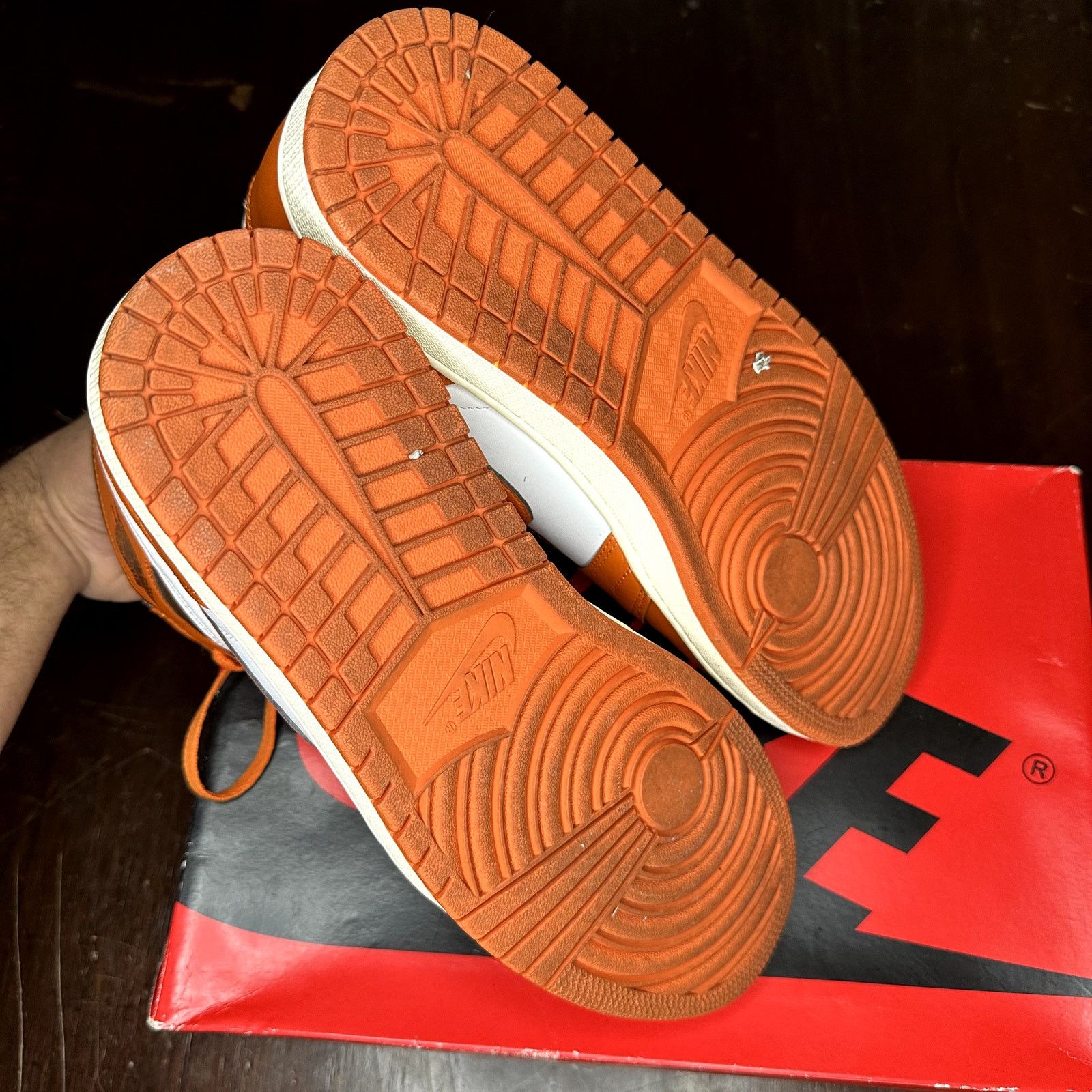 Jordan Brand Jordan 1 HI Wmns 'Starfish' Size US 10.5 / EU 43-44 - 5 Thumbnail
