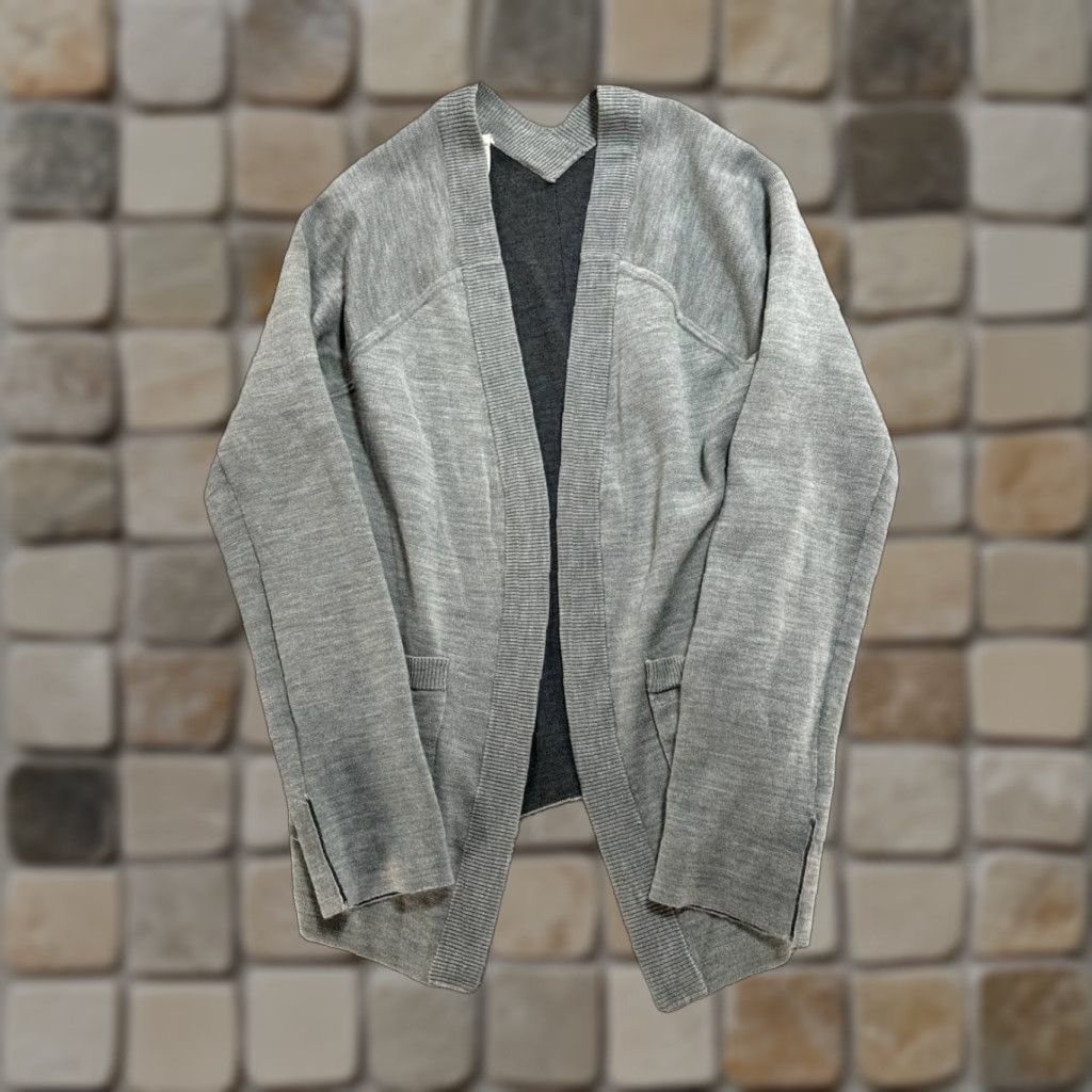 Lululemon Cardigan Sweater Womens 8 Gray Merino Wool Tight Knit Raglan Sleeve Shirt