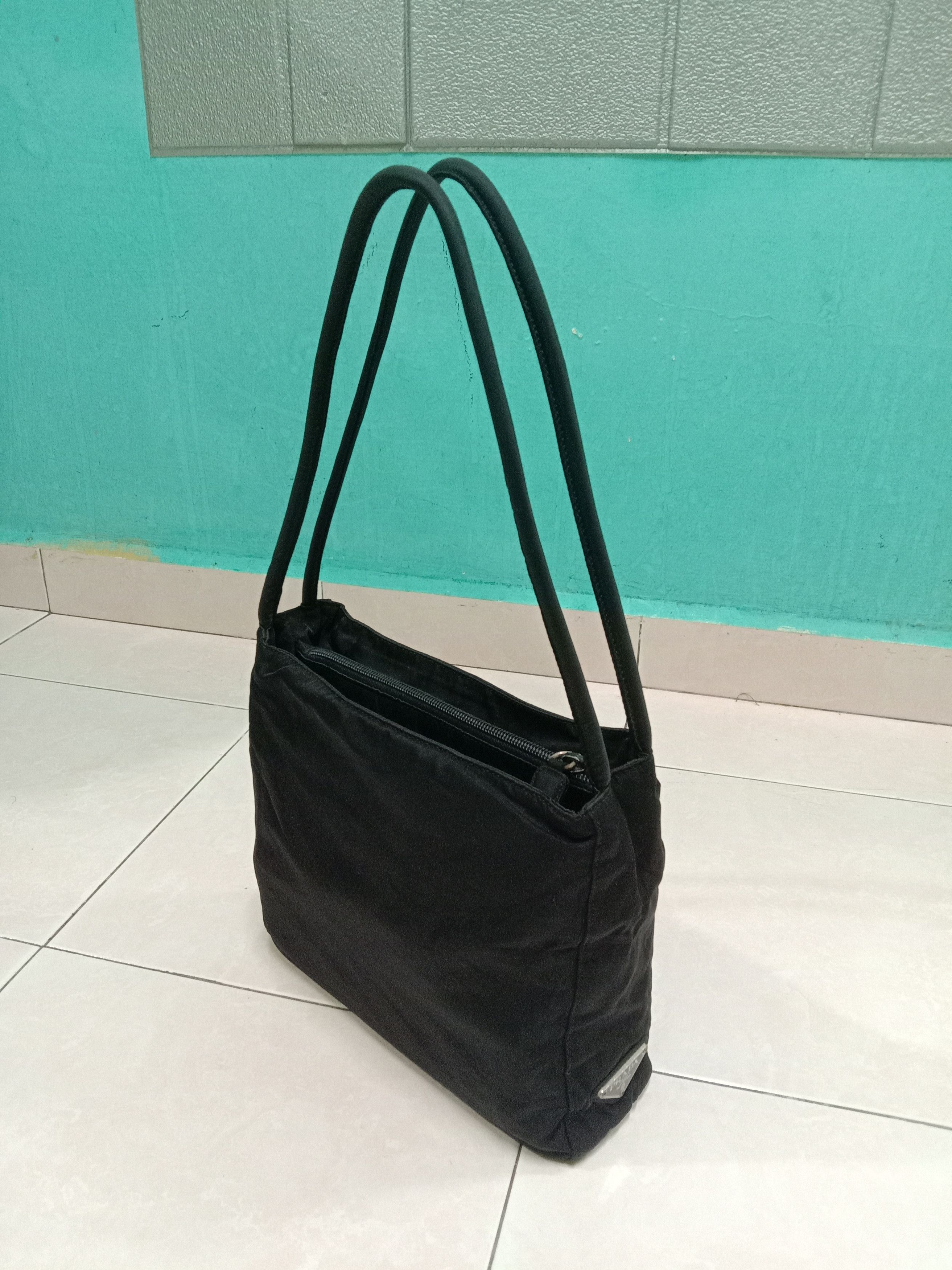 Prada Authentic Prada Shoulder Tote Bag Size ONE SIZE - 8 Thumbnail