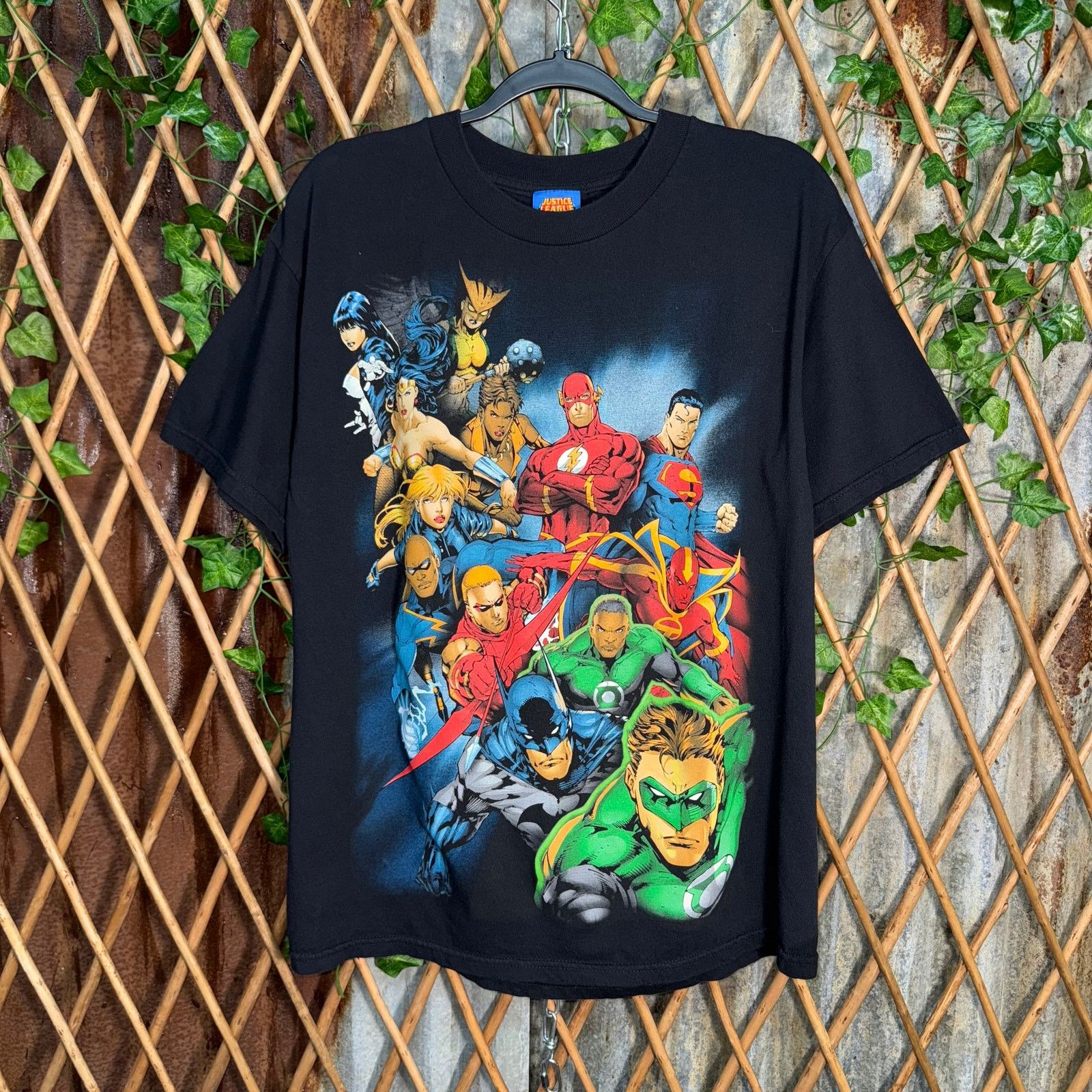 DC Comics Vintage Y2K justice league 00s era comic DC superhero Tshirt Size US L / EU 52-54 / 3 - 1 Thumbnail