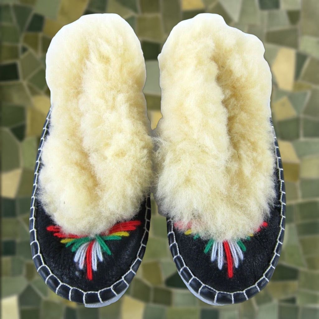Vintage VINTAGE Handmade Black Leather Real Fur Lined Moccasin Shoe Women 6 Size 28" / US 6 / IT 42 - 1 Thumbnail