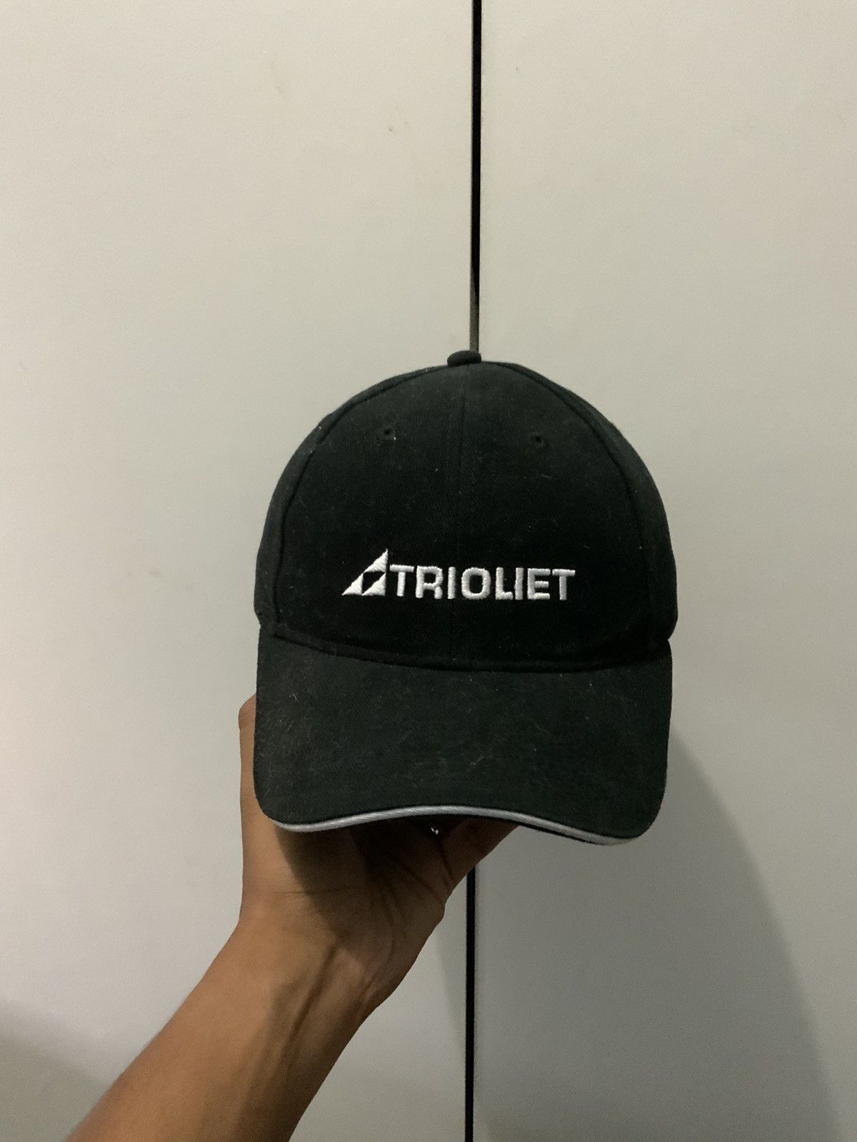 Japanese Brand Trioliet Spellout Black Hat Size ONE SIZE - 1 Thumbnail