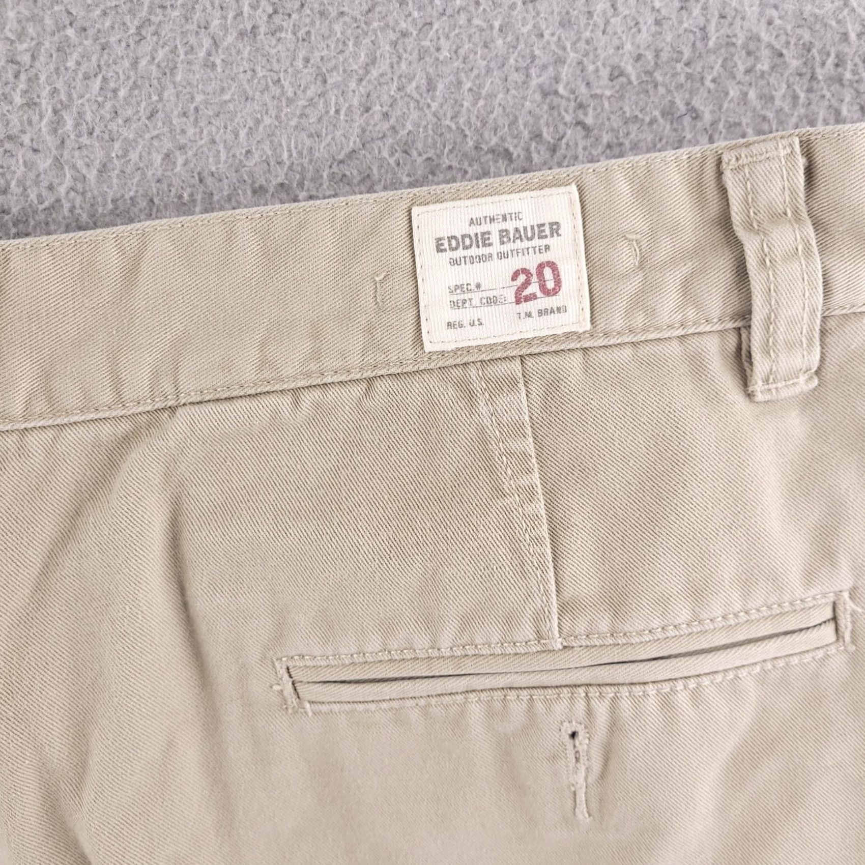 Eddie Bauer Eddie Bauer Shorts Mens 38 Brown Pleated Chino Casual Outdoor Shirt Size US 38 / EU 54 - 5 Thumbnail