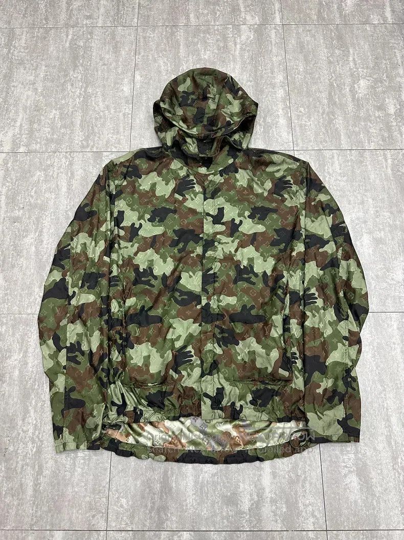 Louis Vuitton Louis Vuitton Camouflage Hooded jacket Size US L / EU 52-54 / 3 - 1 Thumbnail