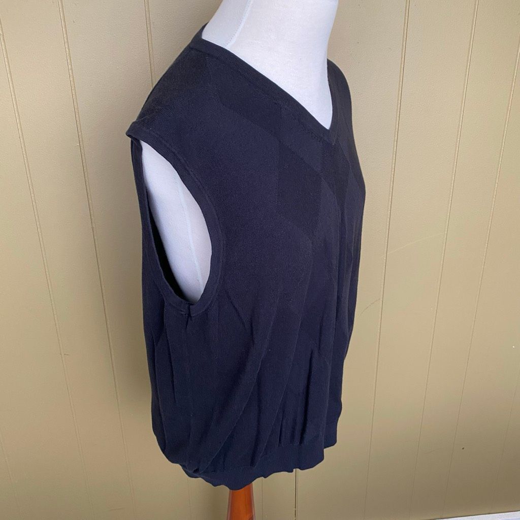 Van Heusen VanHeusen men XXL v-neck sweater vest black Size US XXL / EU 58 / 5 - 2 Thumbnail