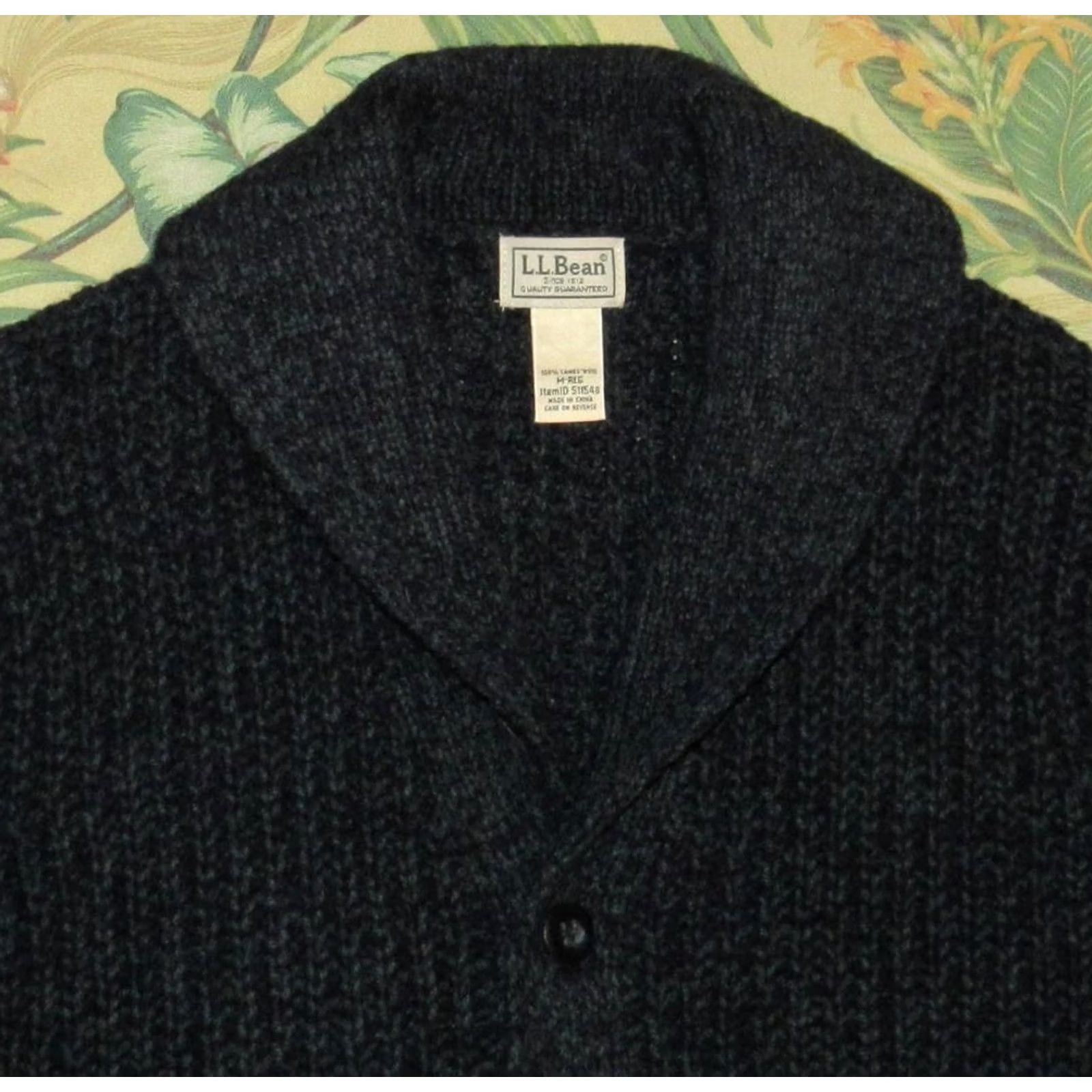 Vintage LL BEAN Indigo Blue Ribbed Lambswool Shawl Cardigan Sweater Medium Cardigan Mens M Indigo Blue LL BEAN Ribbed Lambswool Shawl Cardigan Medium Size US M / EU 48-50 / 2 - 2 Thumbnail