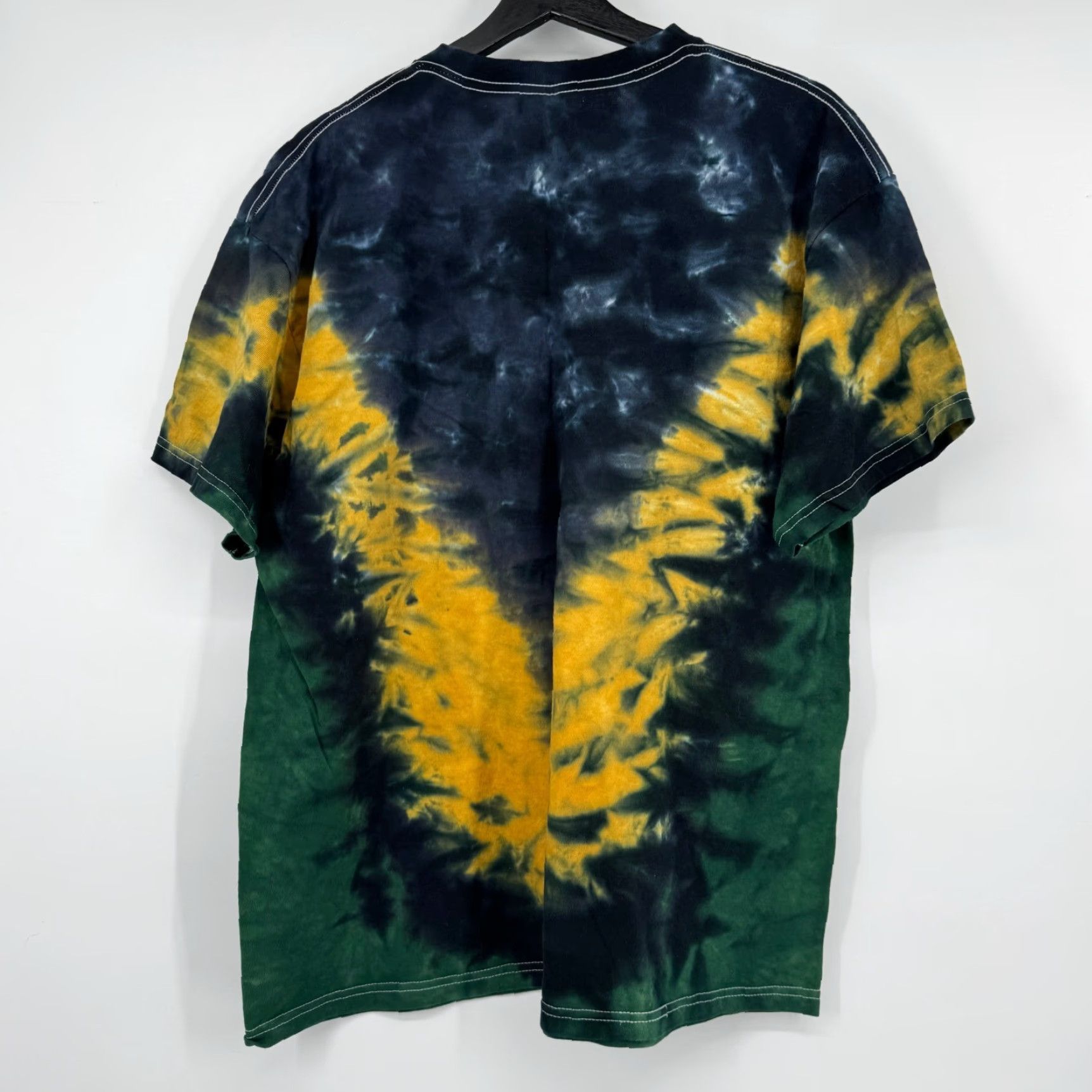 Liquid Blue VINTAGE? (no) Celtic Shamrock Tie Dye Shirt Mens XL Black Gold Green 2011 Liquid Blue NWT Size US XL / EU 56 / 4 - 3 Thumbnail
