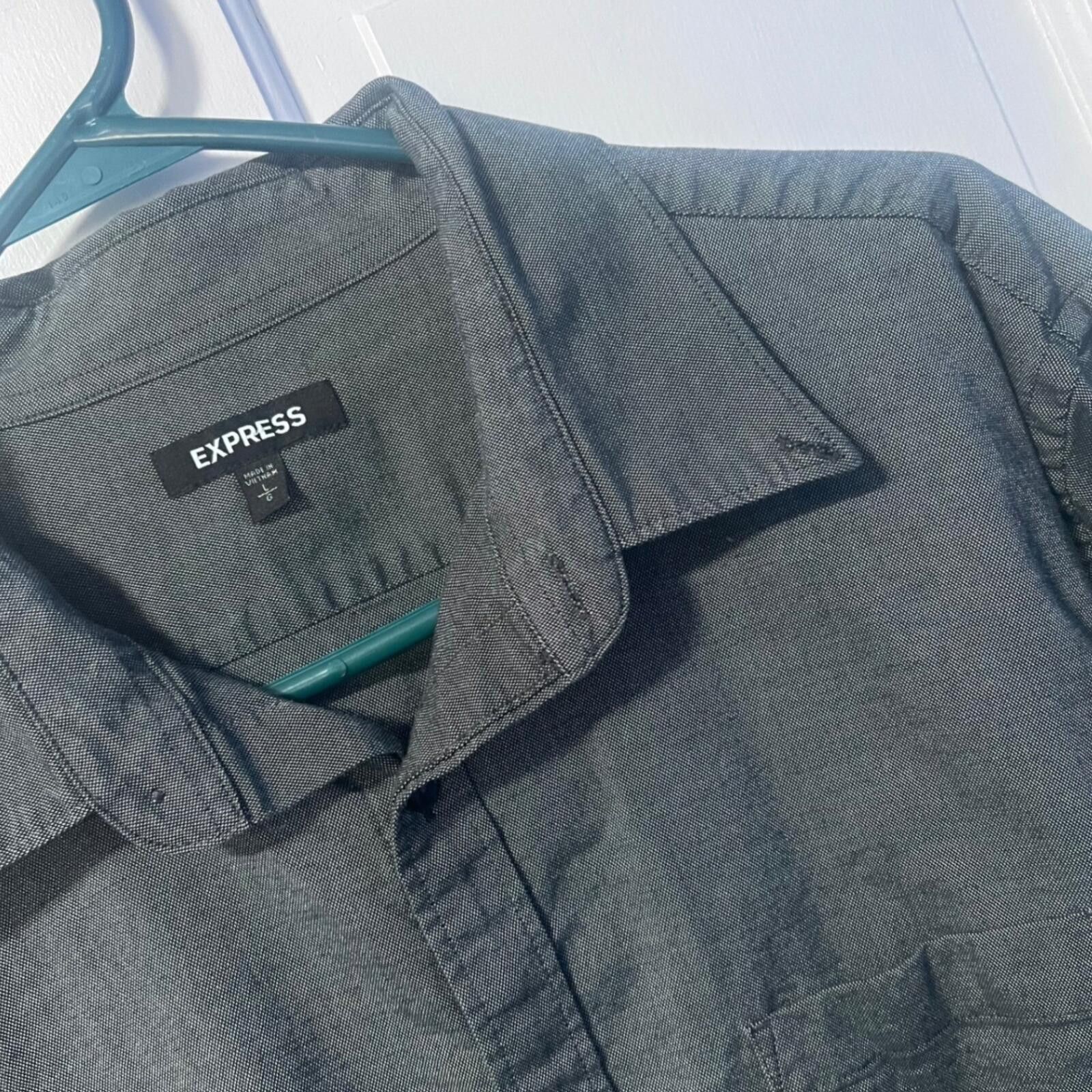 Express Express Button Down Mens L Grey Long Sleeve Textured Shirt Size US L / EU 52-54 / 3 - 1 Thumbnail