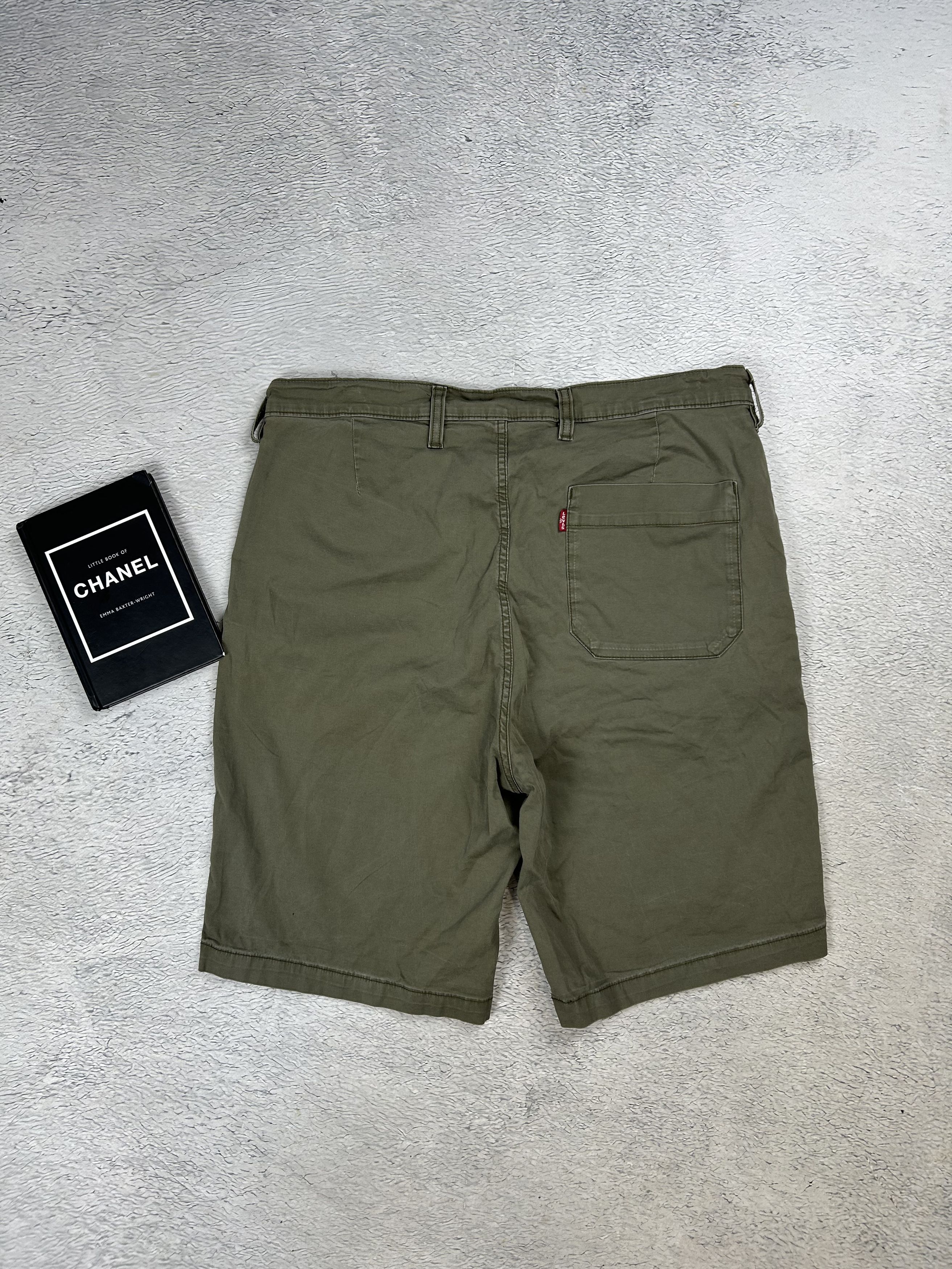Levi's Levi's cargo shorts Straight Oldmoney style Size US 34 / EU 50 - 2 Thumbnail