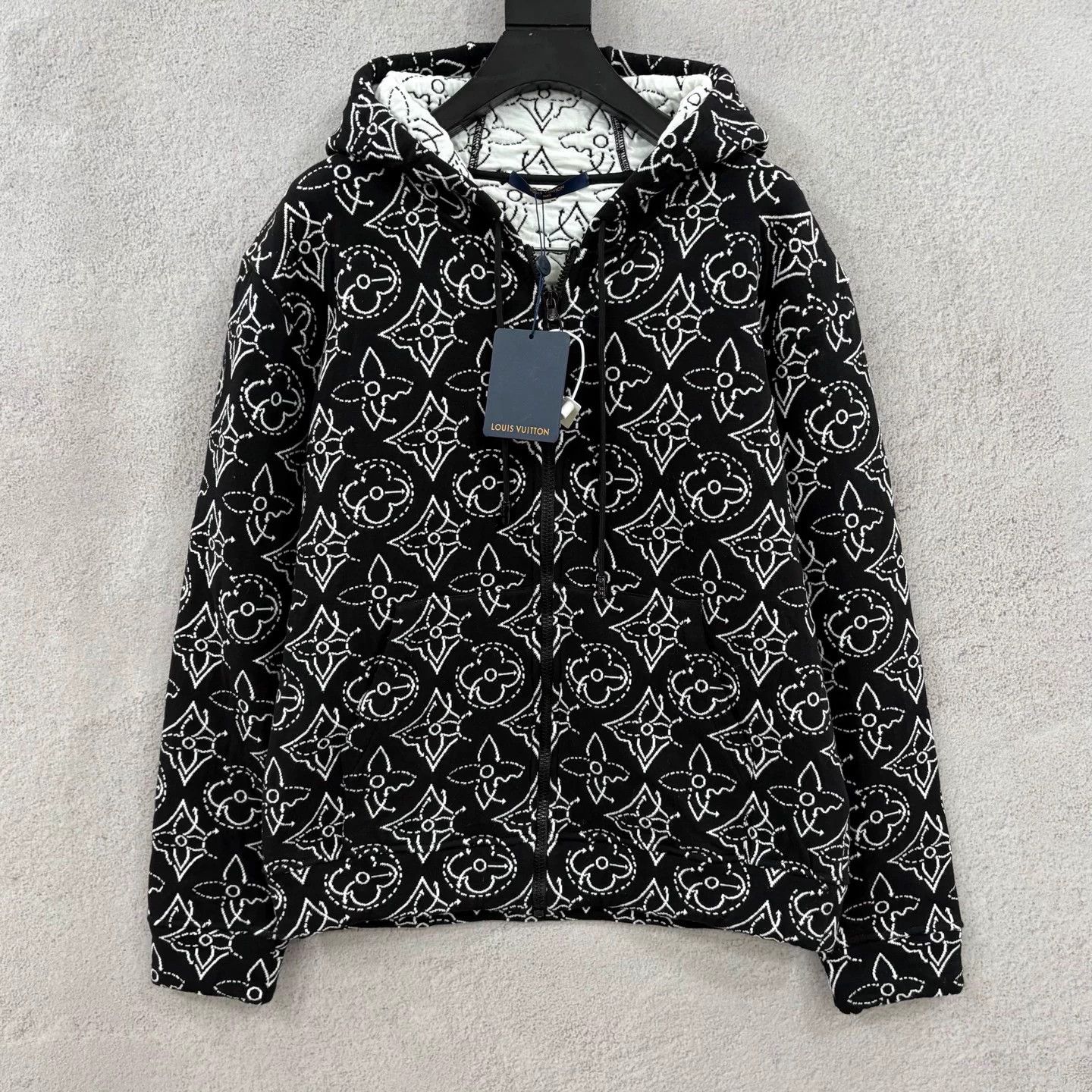 Louis Vuitton LV x NBA Quilted Jacquard All Over Print Hoodie M Size US M / EU 48-50 / 2 - 1 Thumbnail