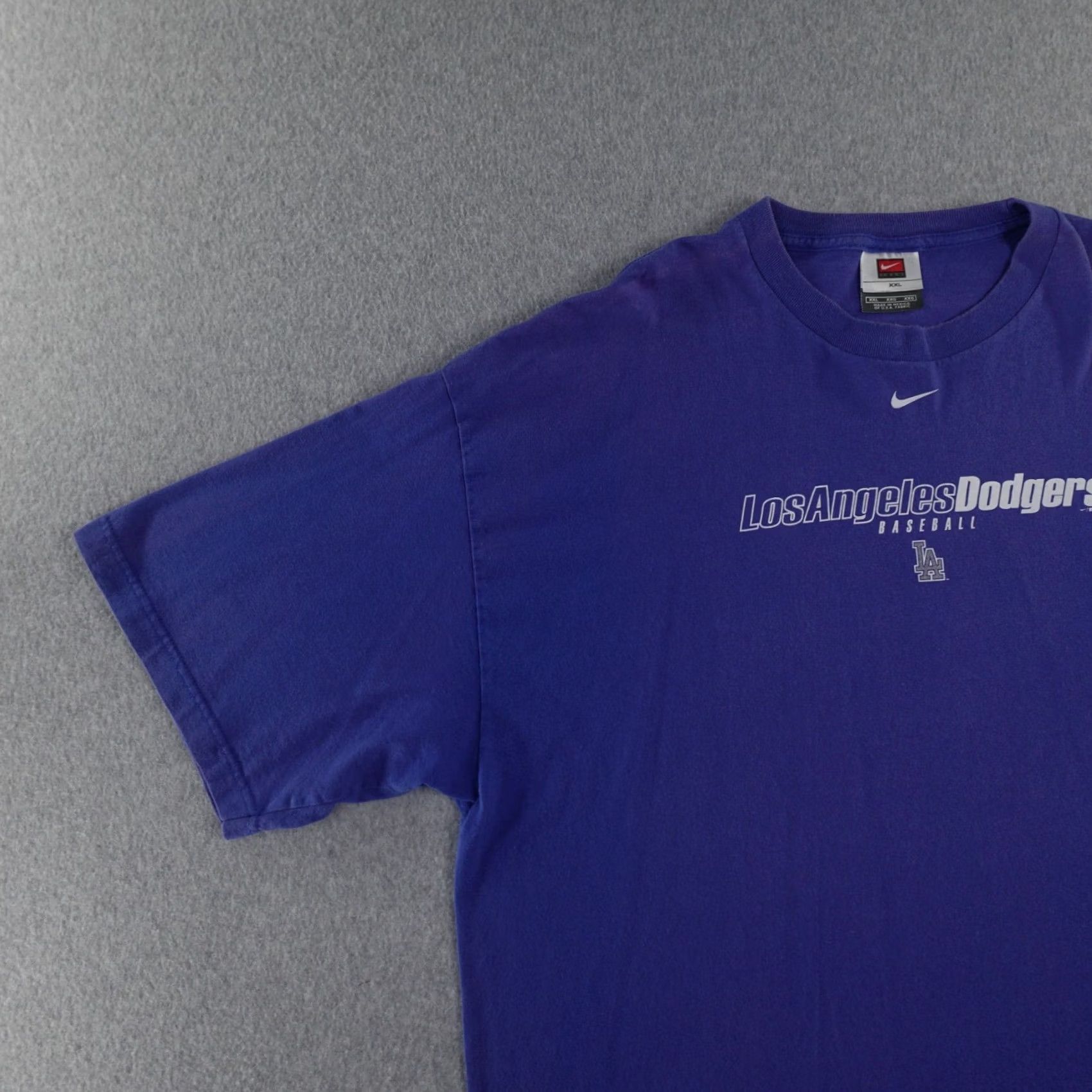 Nike VINTAGE Nike LA Dodgers T-Shirt 2XL Mens Blue MLB Center Swoosh Baseball 90s Size US XXL / EU 58 / 5 - 5 Thumbnail
