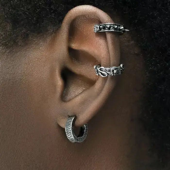 Japanese Brand Black Skull Needle Hoop Earrings Size ONE SIZE - 4 Thumbnail