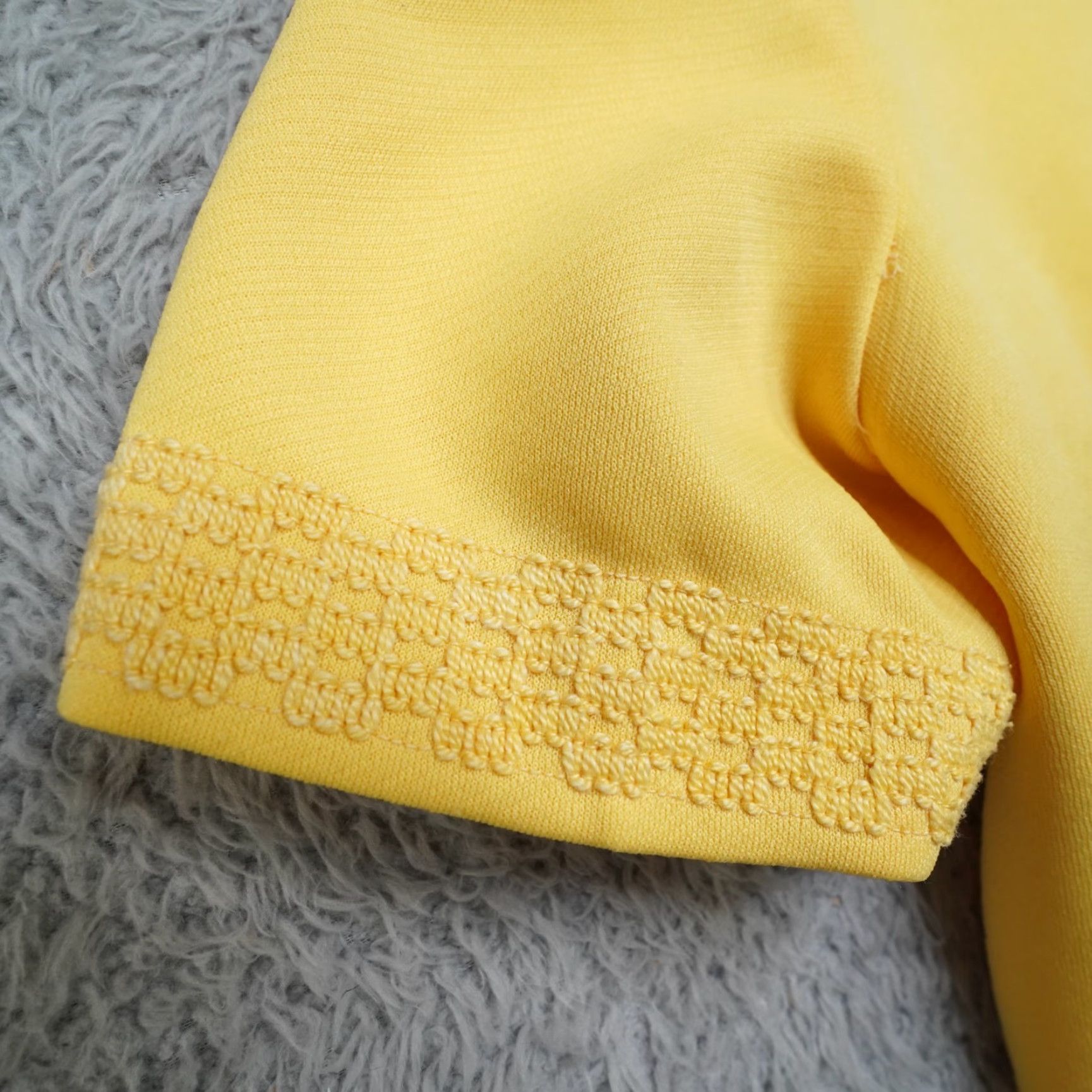Vintage VINTAGE Marty Gutmacher Shirt Womens L Yellow 1960s Mod GoGo Short Sleeve Yellow Shirt Womens L 1960s Size L / US 10 / IT 46 - 4 Thumbnail