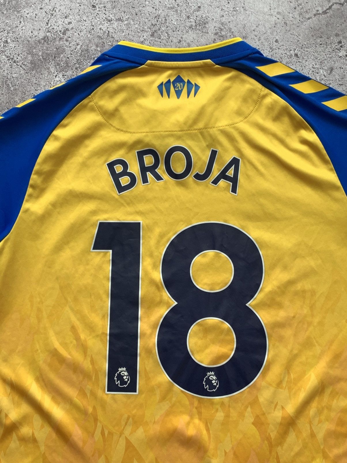 Hummel 🔥HUMMEL SOUTHAMPTON 2021/22 AWAY BROJA SOCCER JERSEY SHIRT Size US XL / EU 56 / 4 - 3 Thumbnail