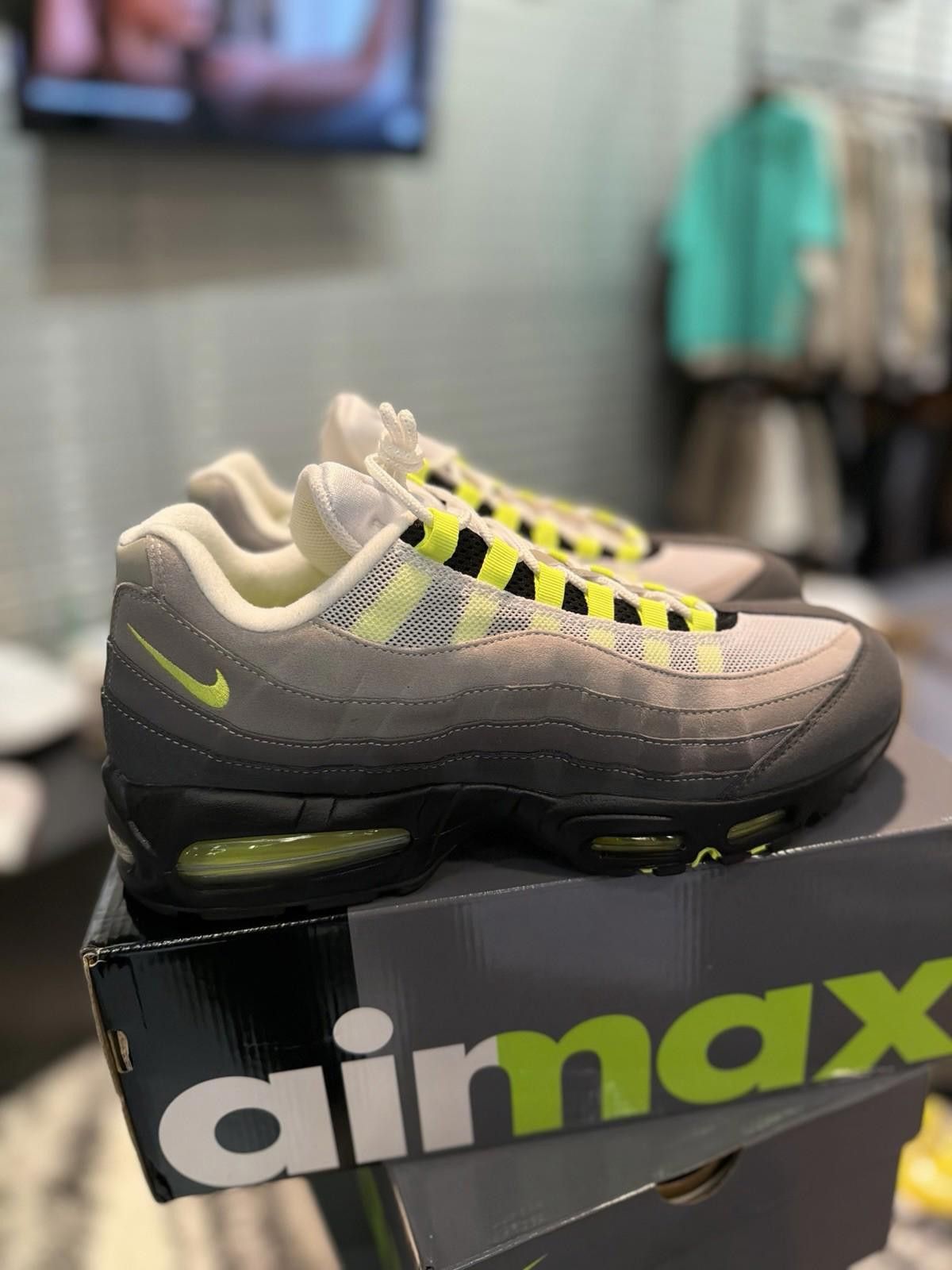 Nike Size 13 - Nike Air Max 95 OG 2025/2026 Neon (HM4740 001) Size US 13 / EU 46 - 2 Thumbnail