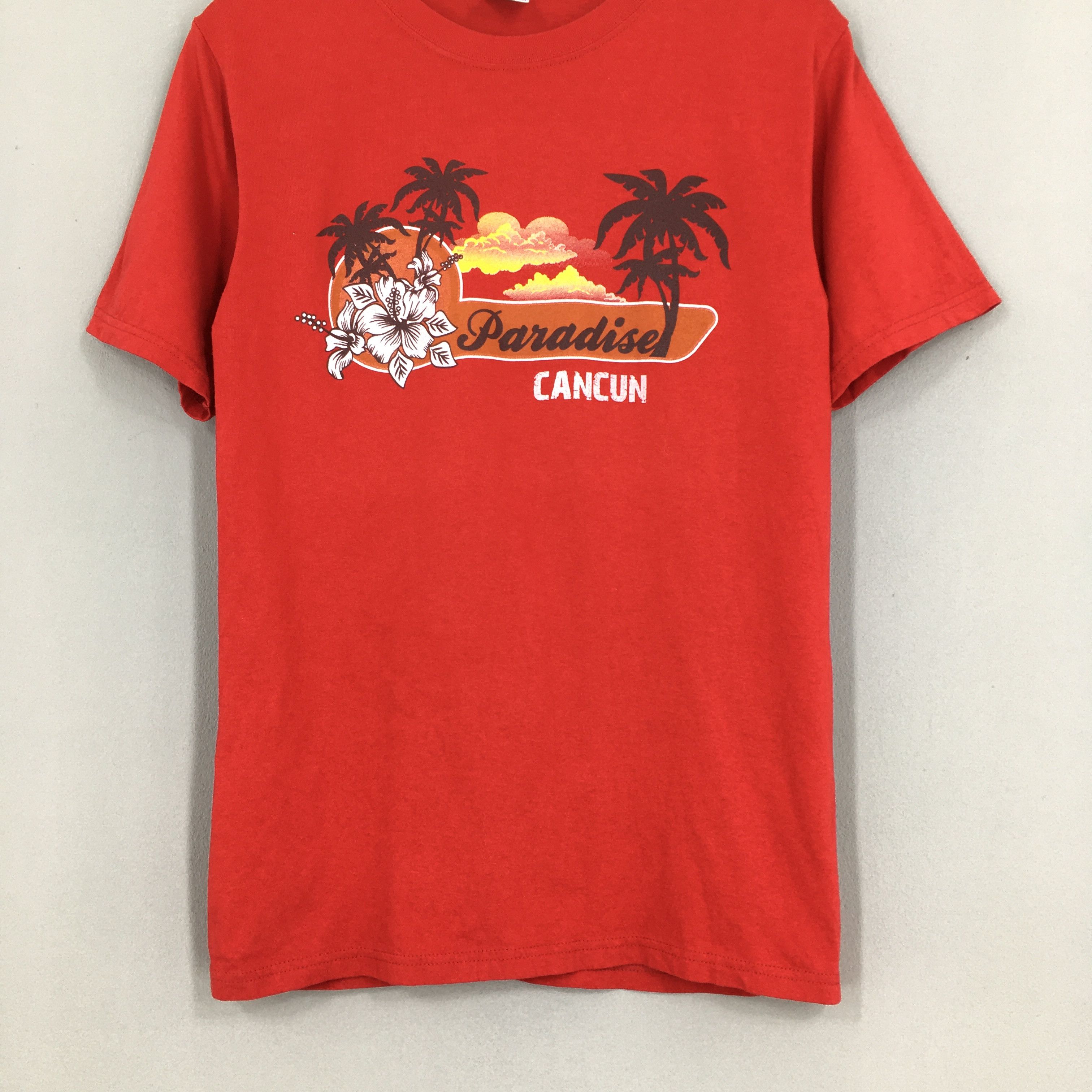 Vintage Vintage 90's Cancun Paradise Red T shirt Small Size US S / EU 44-46 / 1 - 3 Thumbnail