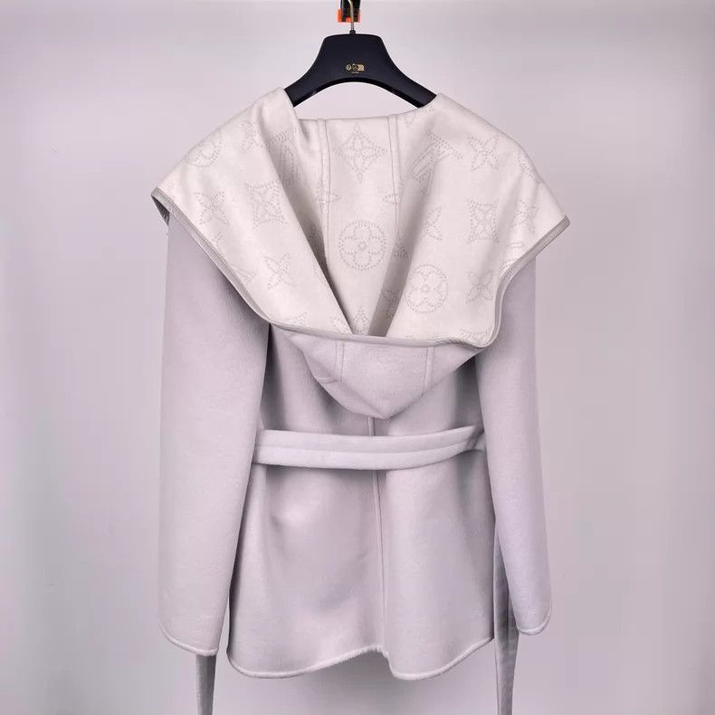 Louis Vuitton Louis Vuitton Baby Light Blue Reversible Tattoo Bathrobe C Size XXS / US 00 / IT 34 - 2 Thumbnail