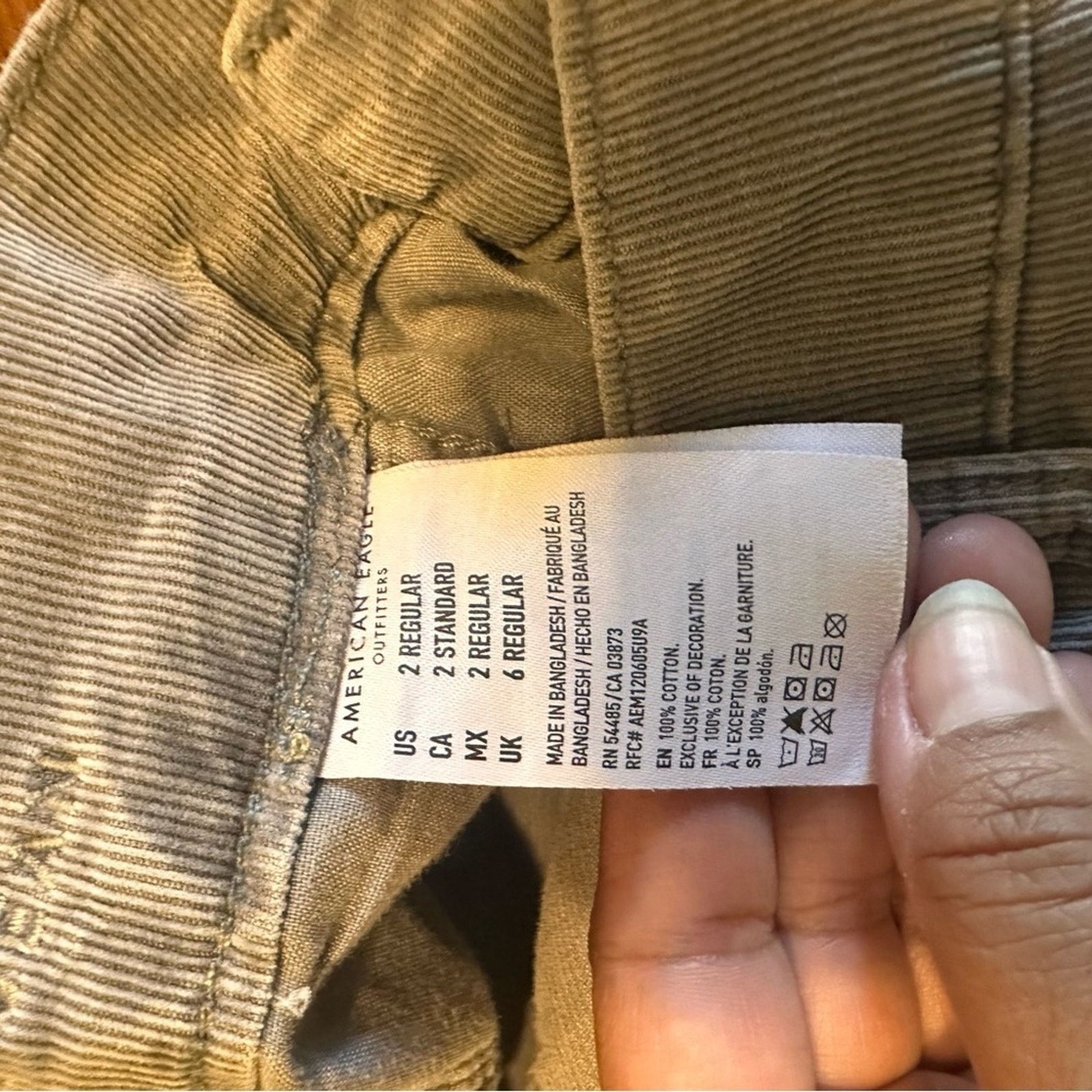 American Eagle Outfitters American Eagle Grey Corduroy Mom Jeans HighWaist Vintage Fit Size 26" / US 2 / IT 38 - 2 Thumbnail