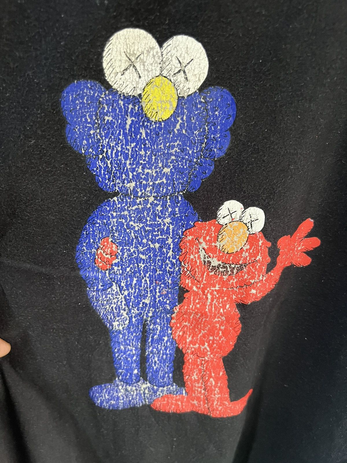 Kaws 🔥Uniqlo Kaws Sesame Street Tee Size US M / EU 48-50 / 2 - 6 Thumbnail