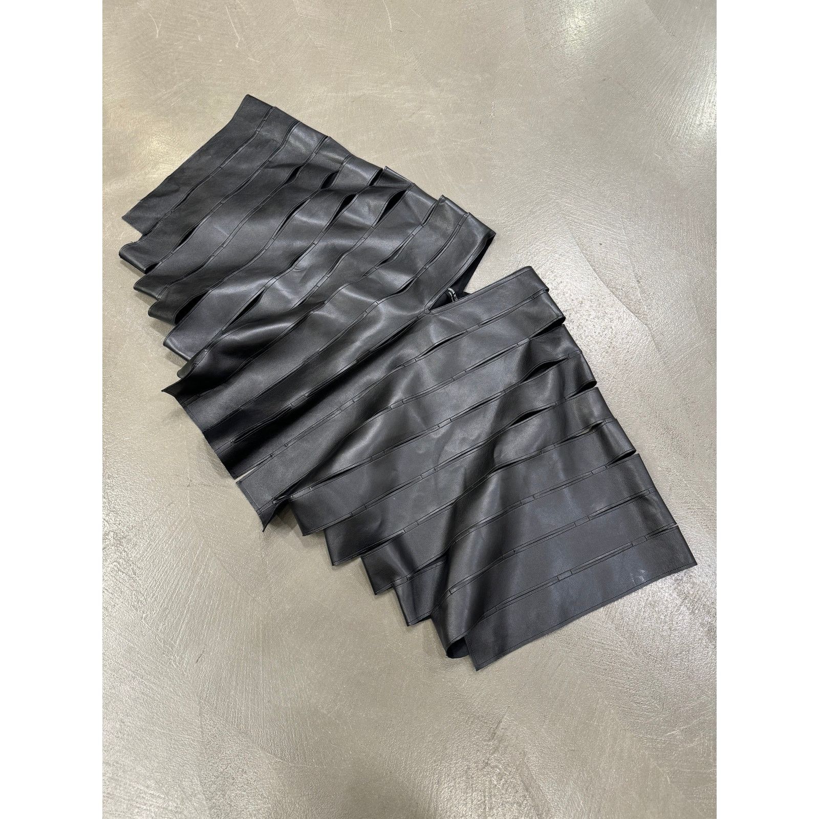 Junya Watanabe A/W 2015 Junya Watanabe 1/3 sample leather top Size ONE SIZE - 4 Thumbnail