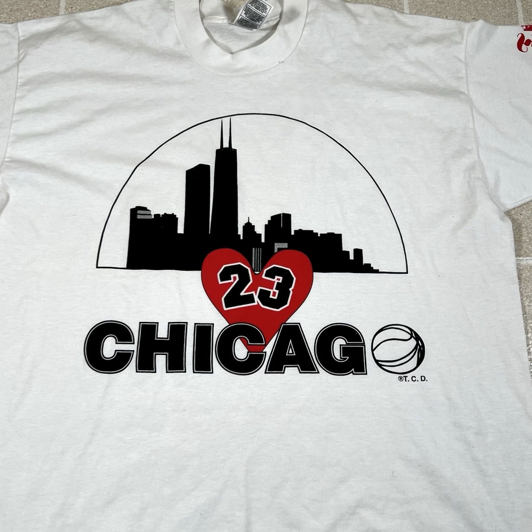 Vintage VINTAGE Chicago Windy City Tshirt 2XL White Mens T-Shirt City 90s? Size US XXL / EU 58 / 5 - 2 Thumbnail