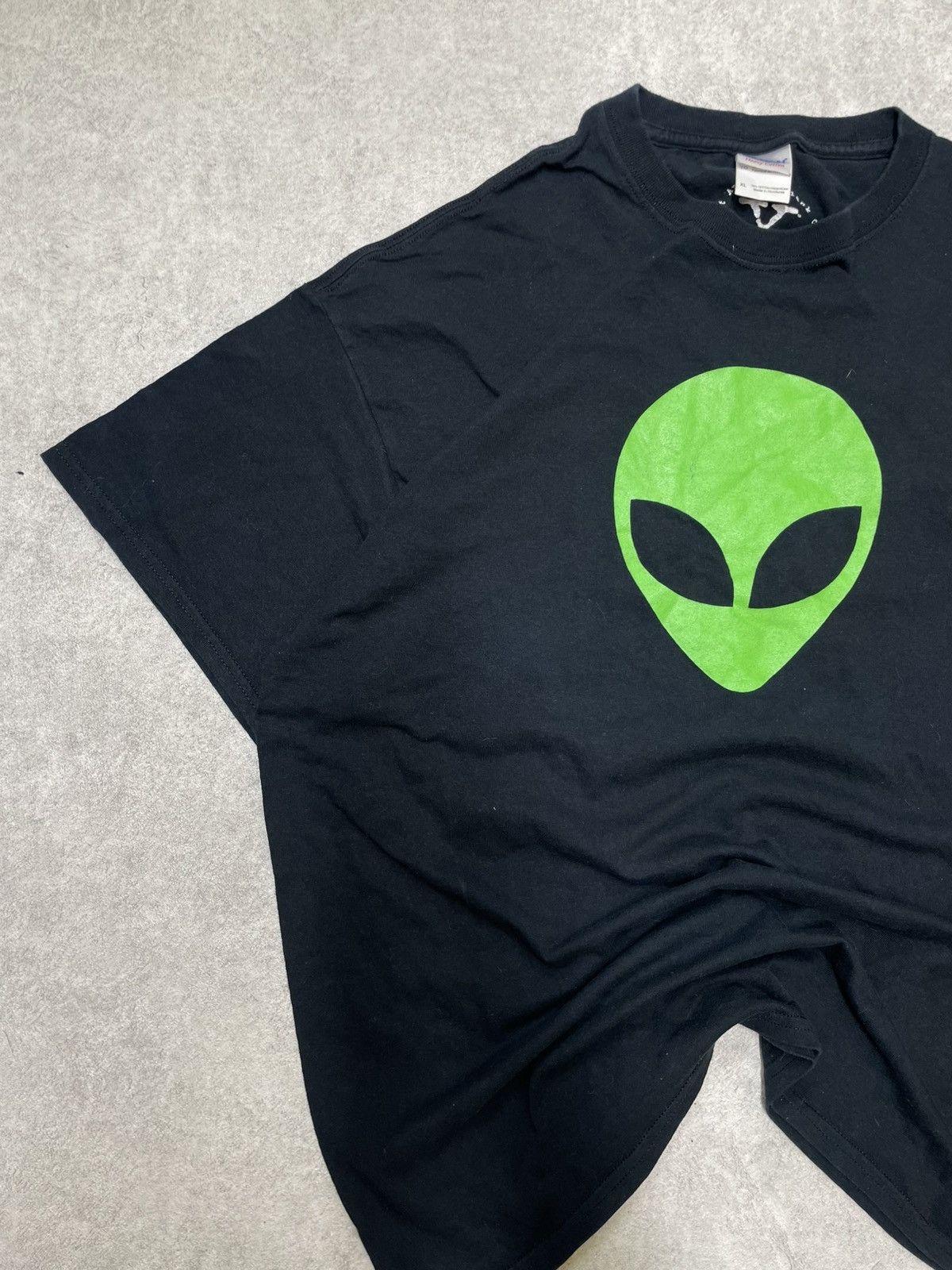 Gildan × Japanese Brand Balenciaga Alien👽RARE find!Cool graphic.Essential streetwear Size US XL / EU 56 / 4 - 3 Thumbnail