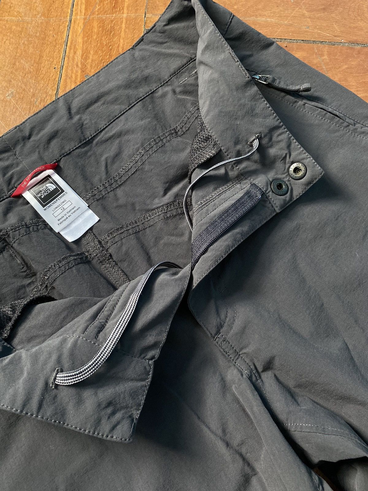 The North Face × Vintage The North Face Vintage Women’s Cargo Transformers Pants Size 30" / US 8 / IT 44 - 8 Thumbnail