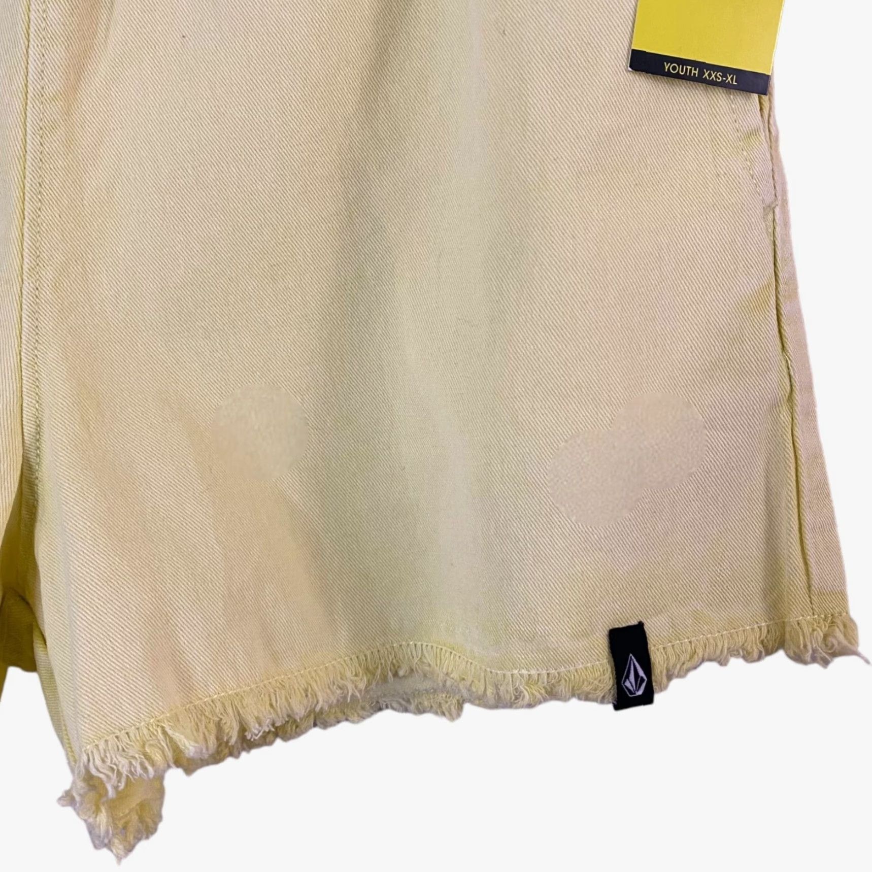 Volcom VOLCOM Strutin Stone Cotton Twill Shorts Women's Large Yellow Cut-Off Raw Hem Casual Size 36" / US 14 / IT 50 - 6 Thumbnail