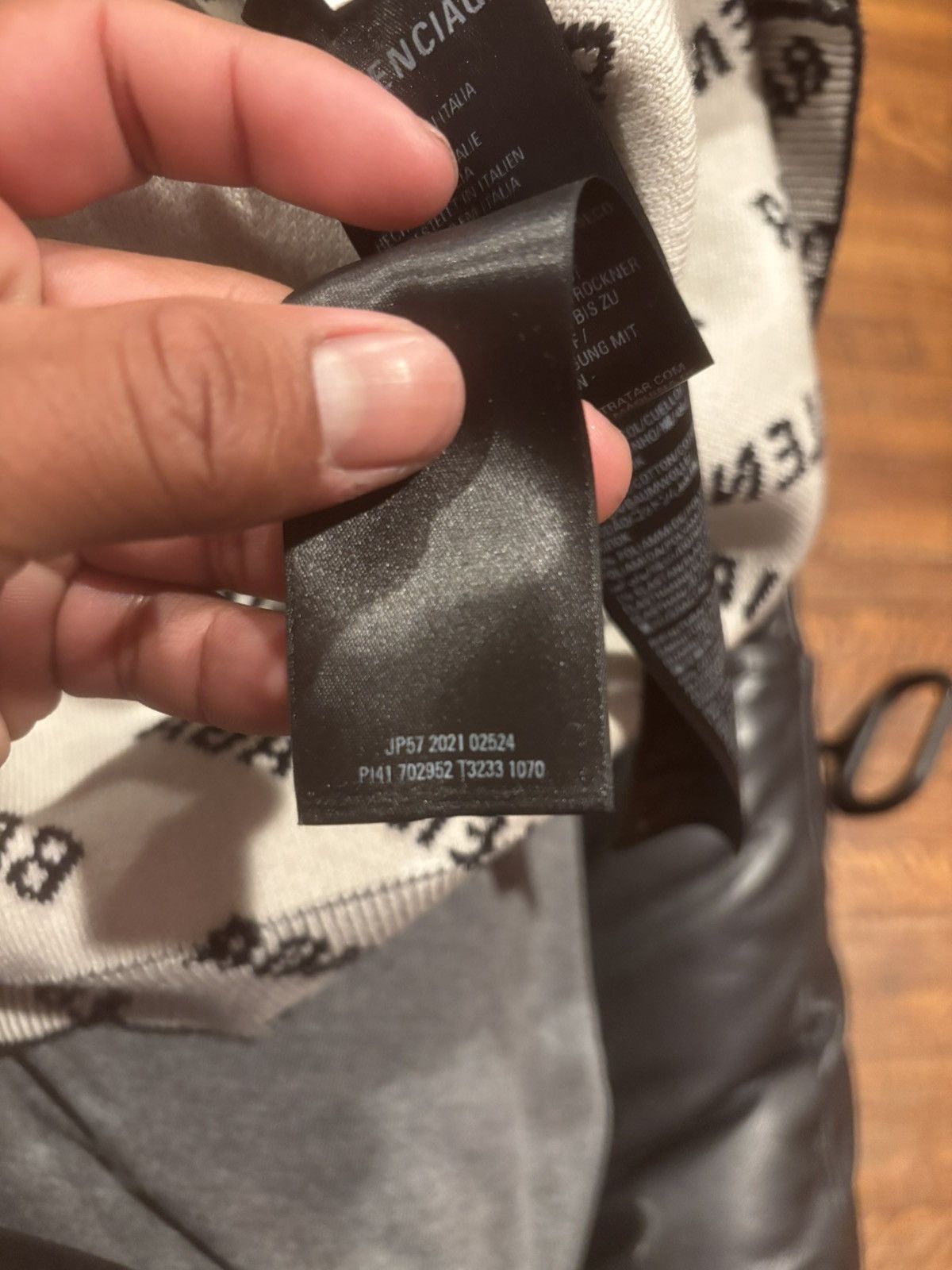 Balenciaga Balenciaga wool crewneck Size US M / EU 48-50 / 2 - 11 Thumbnail