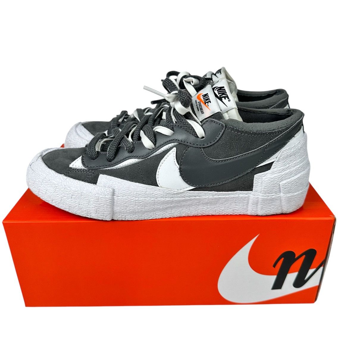 Nike × Sacai Nike Blazer Low Sacai Iron Grey White Size 9.5 Size US 9.5 / EU 42-43 - 3 Thumbnail