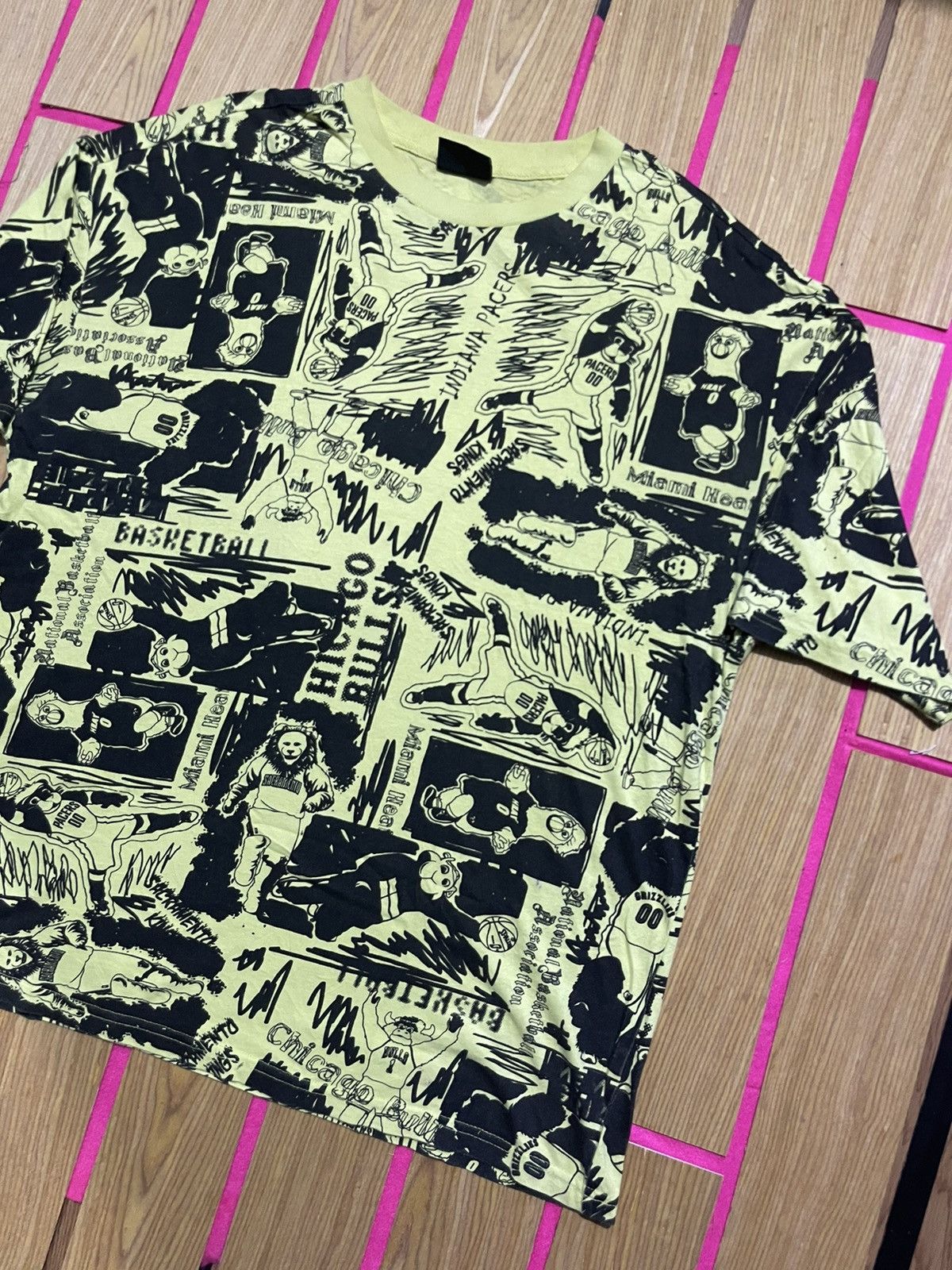 Japanese Brand VINTAGE Y2K NBA short sleeve tshirt oficial full print Size US XL / EU 56 / 4 - 2 Thumbnail