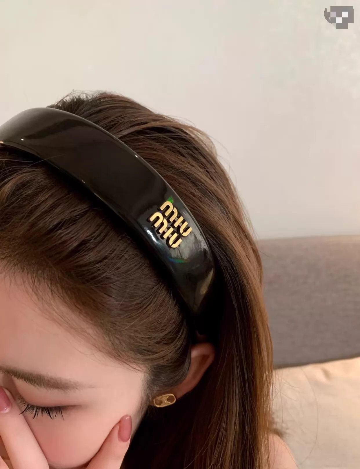 Miu Miu MIU MIU women's black thick patent gold logo headband Size ONE SIZE - 2 Thumbnail