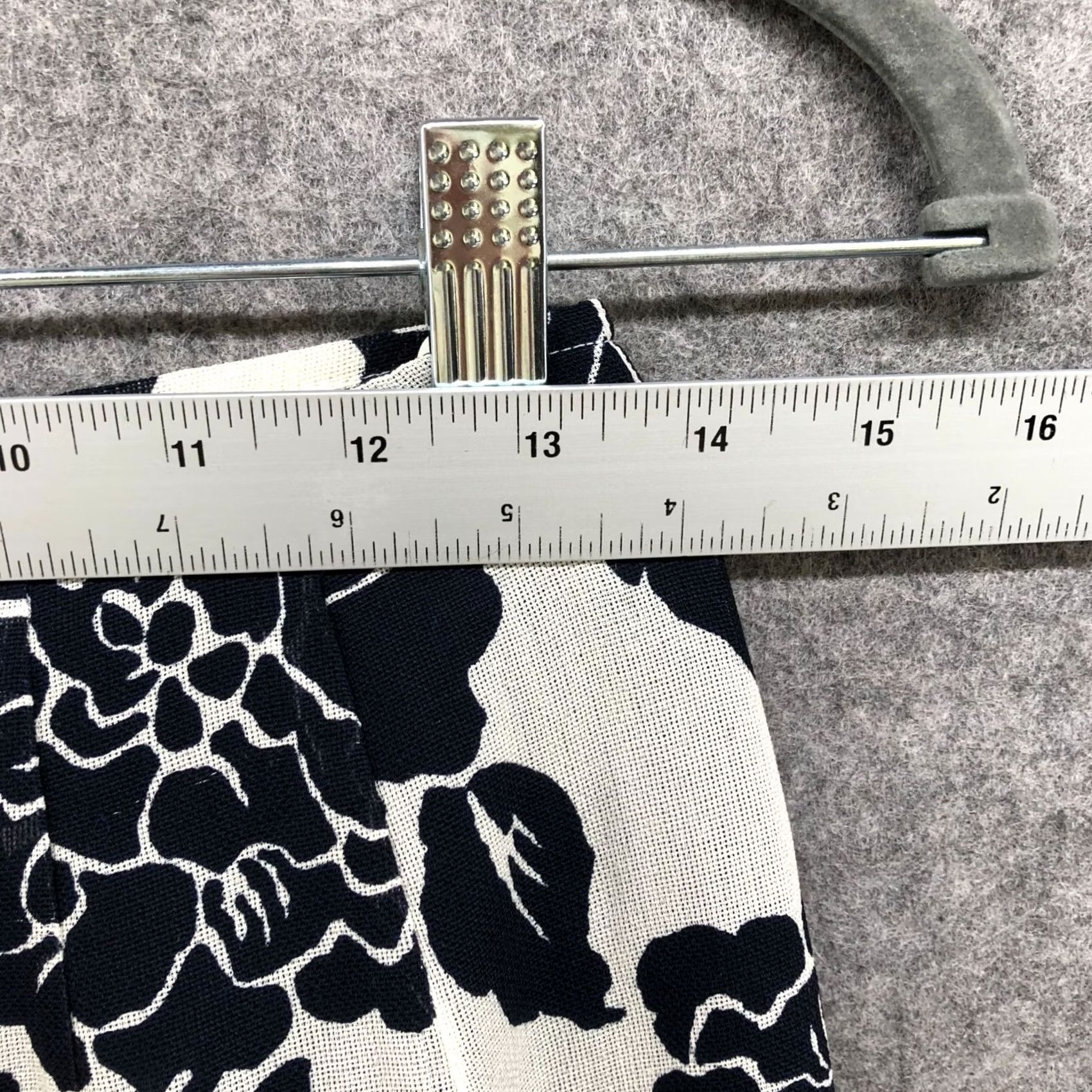 Talbots VTG Talbots Petites Wrap Skirt Silk Wool Midi Black White Floral 4P Skirt Womens Size 27" / US 4 / IT 40 - 5 Thumbnail