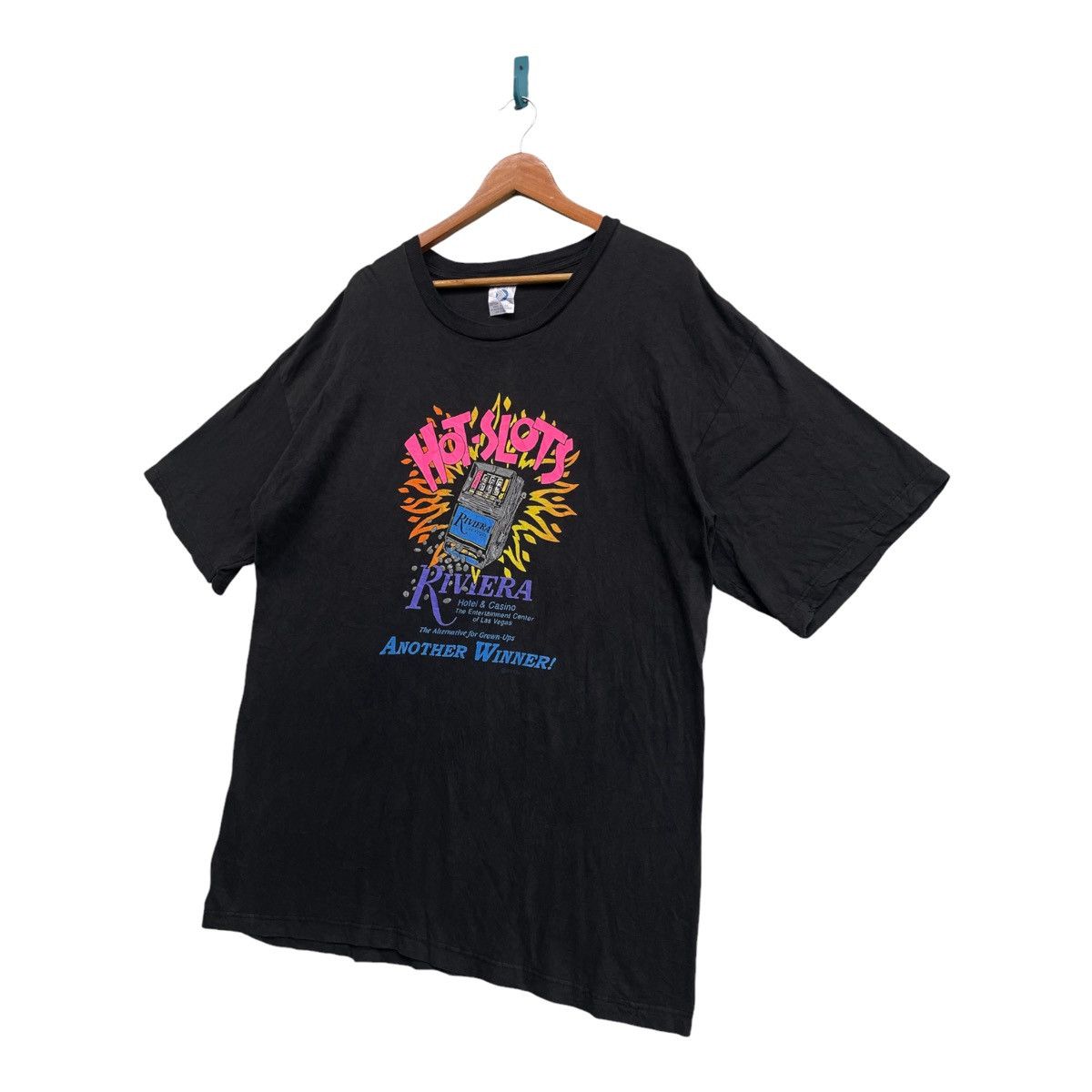 Vintage Vintage1995 Riviera Hotel Hot Slots Machine Big Logo Tshirt Size US XL / EU 56 / 4 - 3 Thumbnail