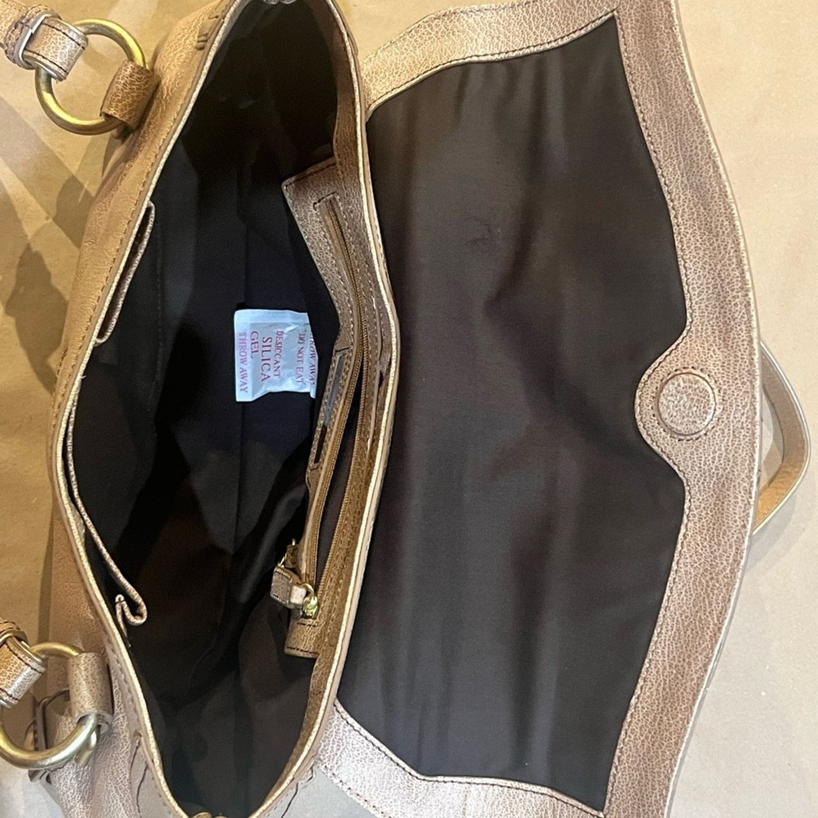 Kenneth Cole Kenneth Cole Pebbled Leather Satchel Purse Double Handle Size ONE SIZE - 12 Thumbnail
