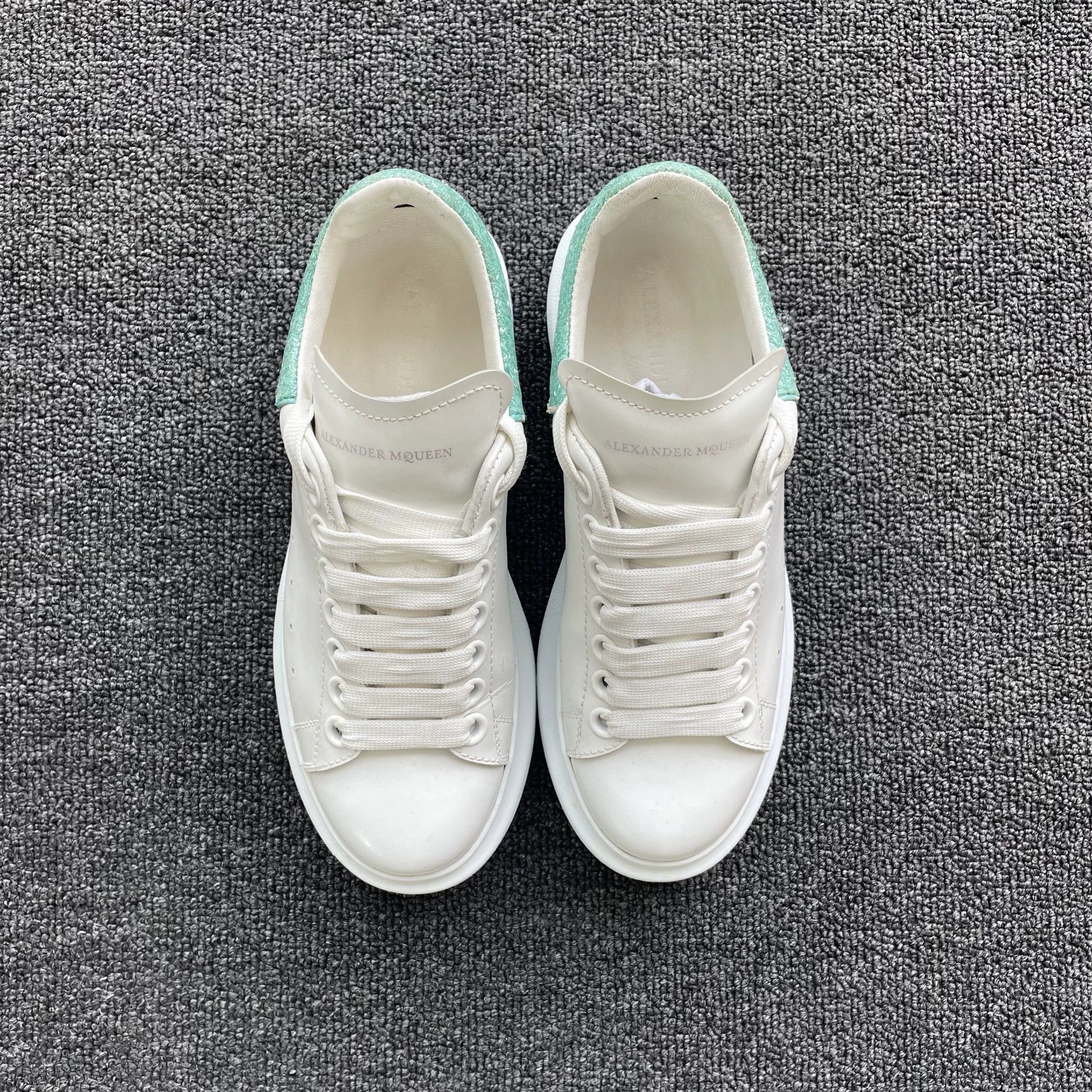 Alexander McQueen Alexander McQUEEN green sequin white sneakers 35.5 Size US 5 / IT 35 - 2 Thumbnail