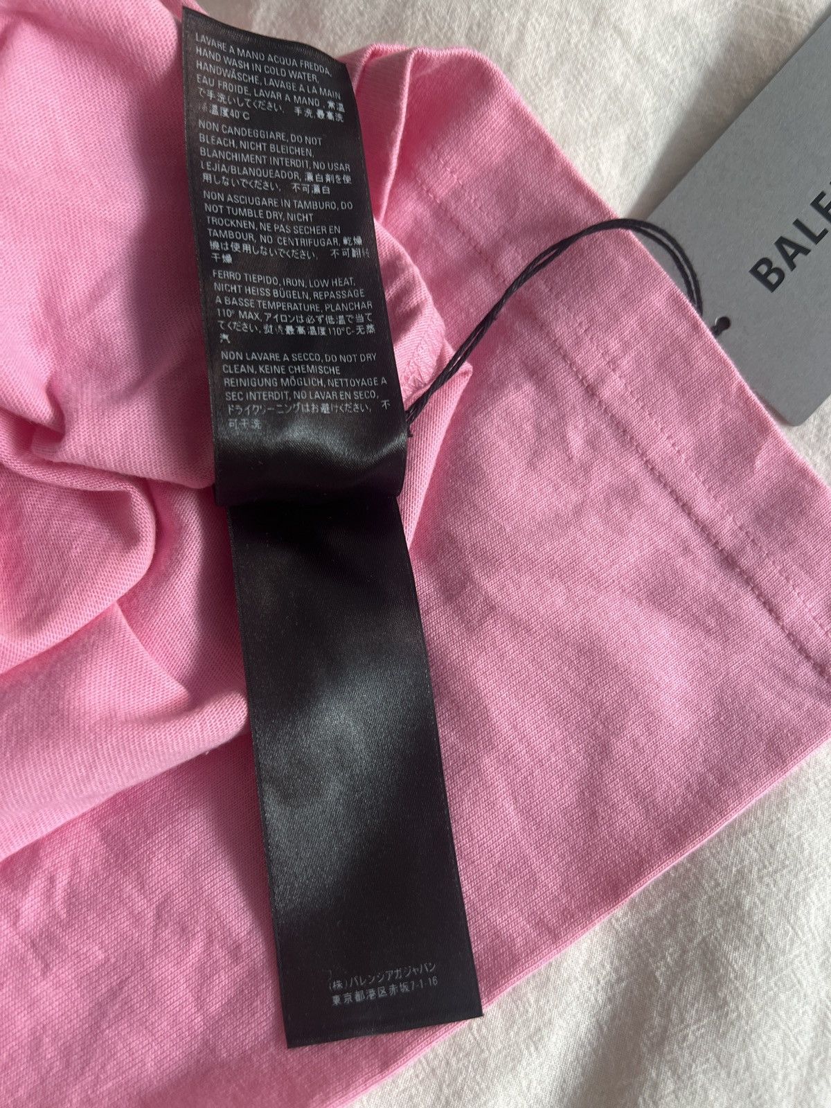 Balenciaga Balenciaga BEBE pink t shirt size 2 Size US M / EU 48-50 / 2 - 7 Thumbnail