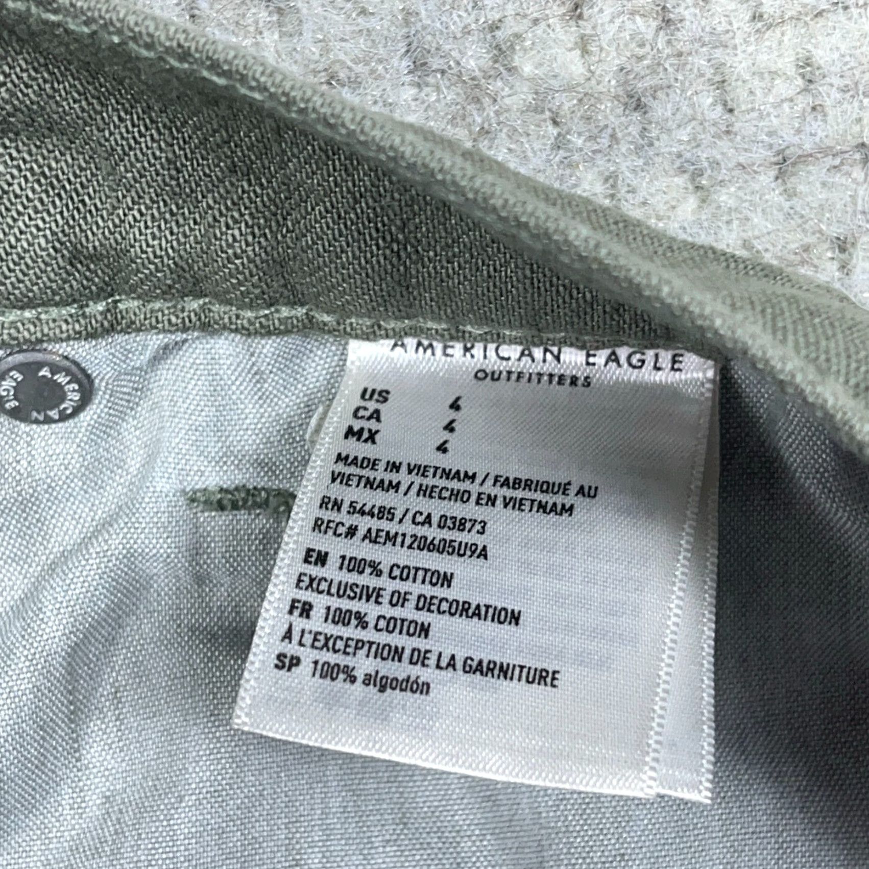 American Eagle Outfitters American Eagle Outfitters Mom Shorts Women 4 Olive Green High Rise Cut Off Jorts Denim 5-Pocket Size 27" / US 4 / IT 40 - 3 Thumbnail