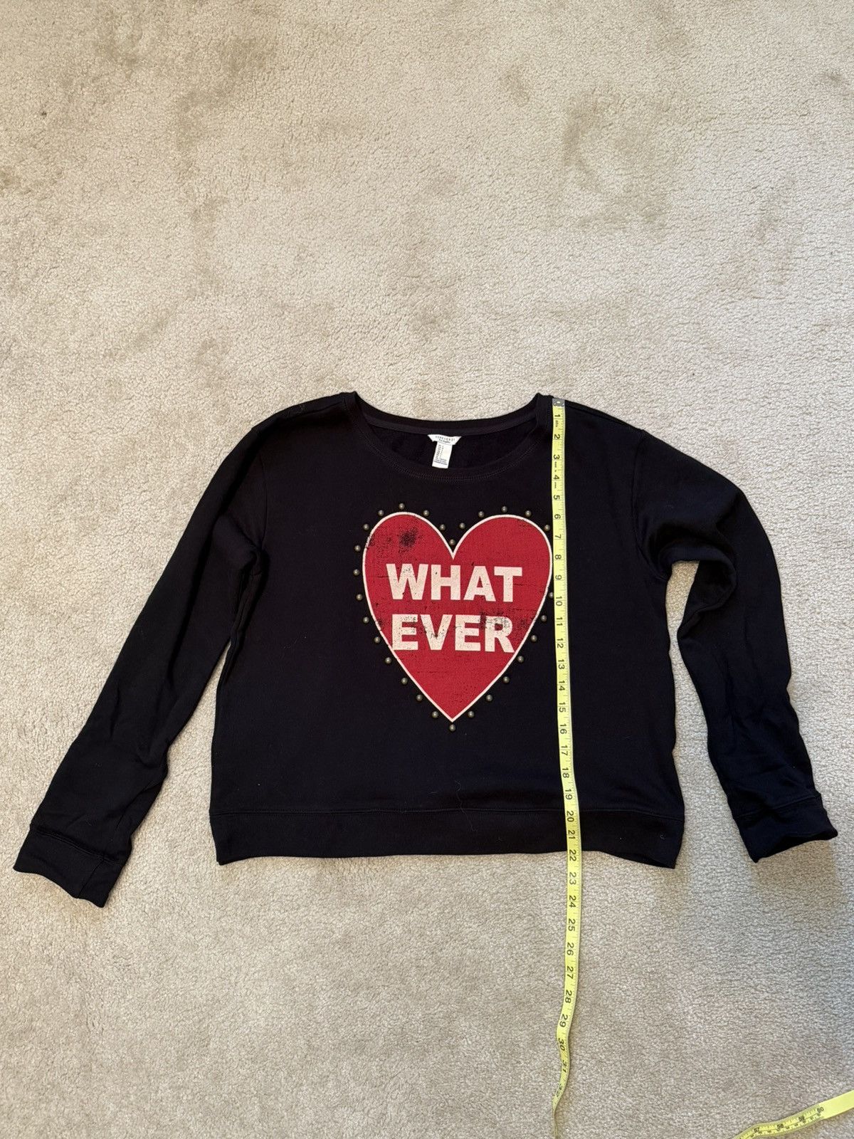 Forever 21 NWT Forever 21 “Whatever” Heart Cropped Black Sweatshrit Size L / US 10 / IT 46 - 2 Thumbnail