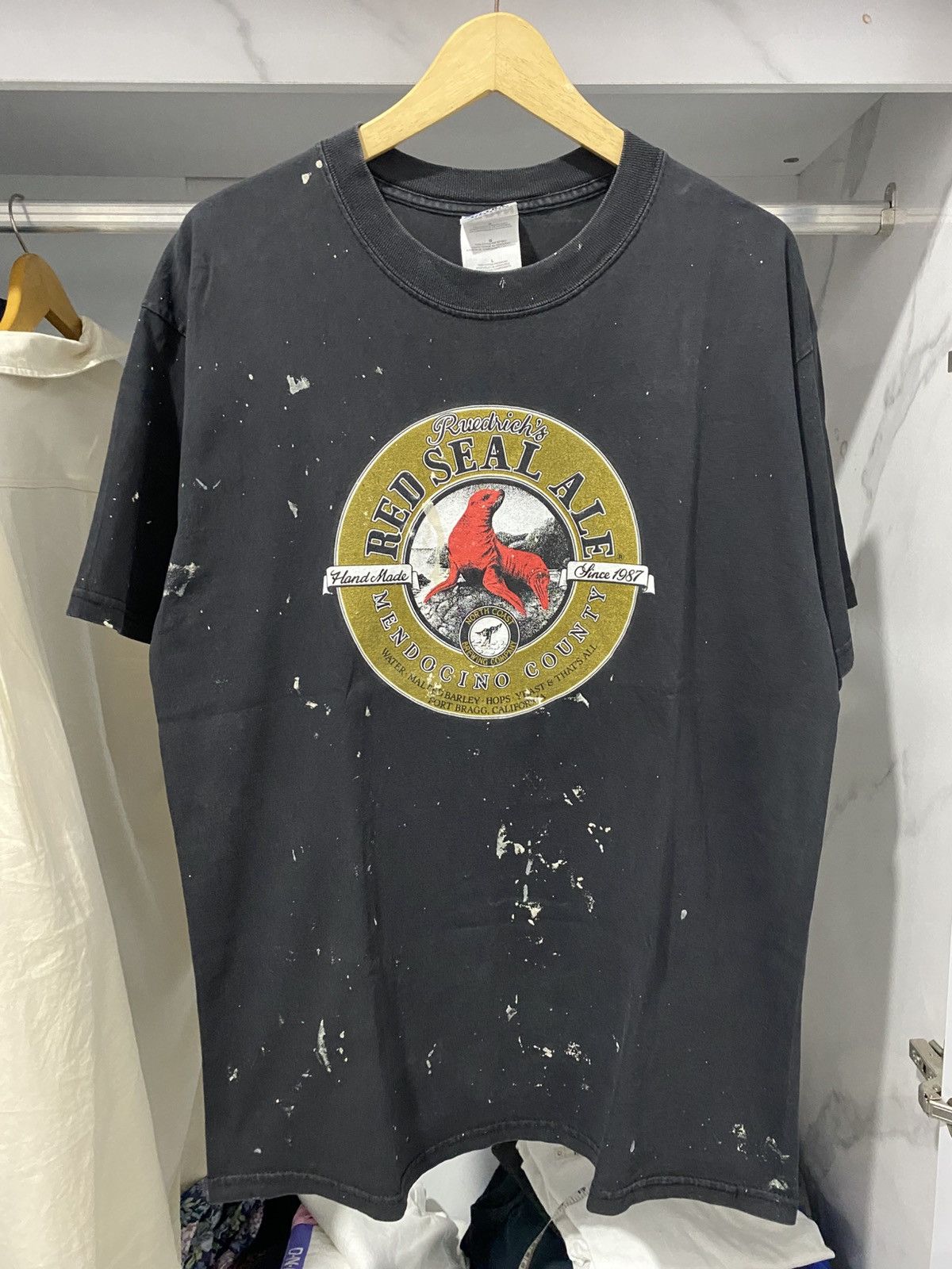 Vintage Vintage Red Seal Ale Tshirt Animal Size US XL / EU 56 / 4 - 1 Thumbnail
