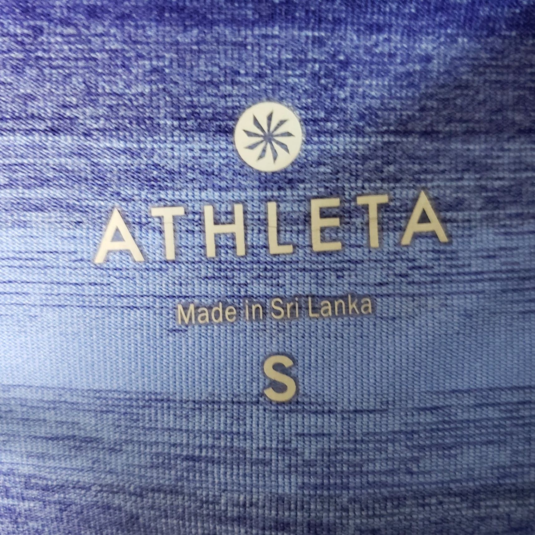 Athleta Athleta Chi Ombre Tank Small Blue Striped Scoop Neck Racerback Womens Size ONE SIZE - 6 Thumbnail