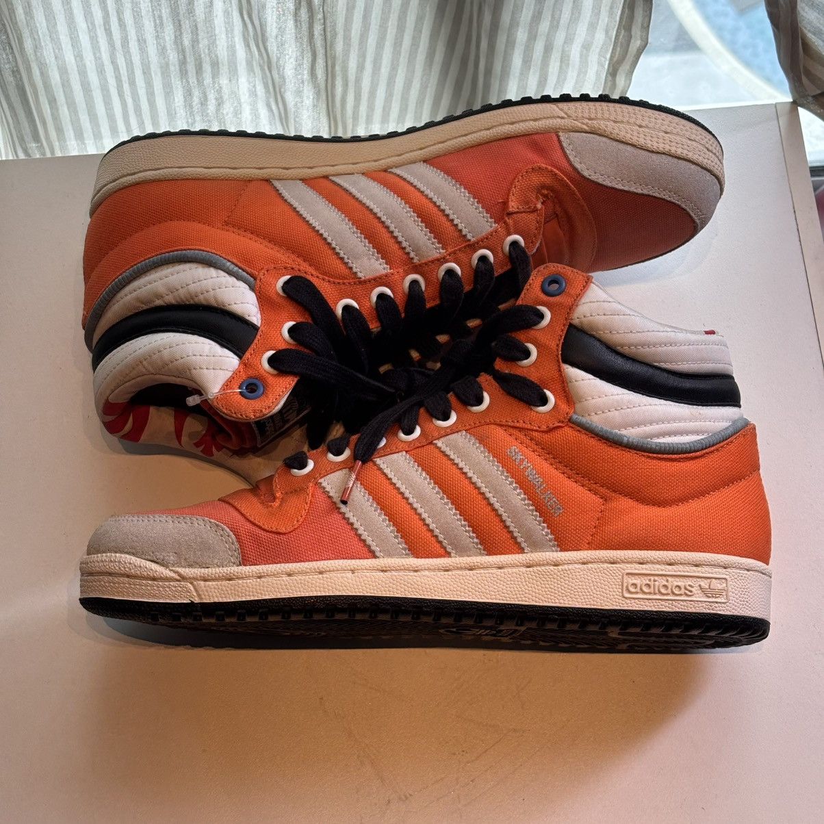 Adidas × Star Wars Adidas x Star Wars Luke Skywalker Orange (2010) Size US 8.5 / EU 41-42 - 2 Thumbnail